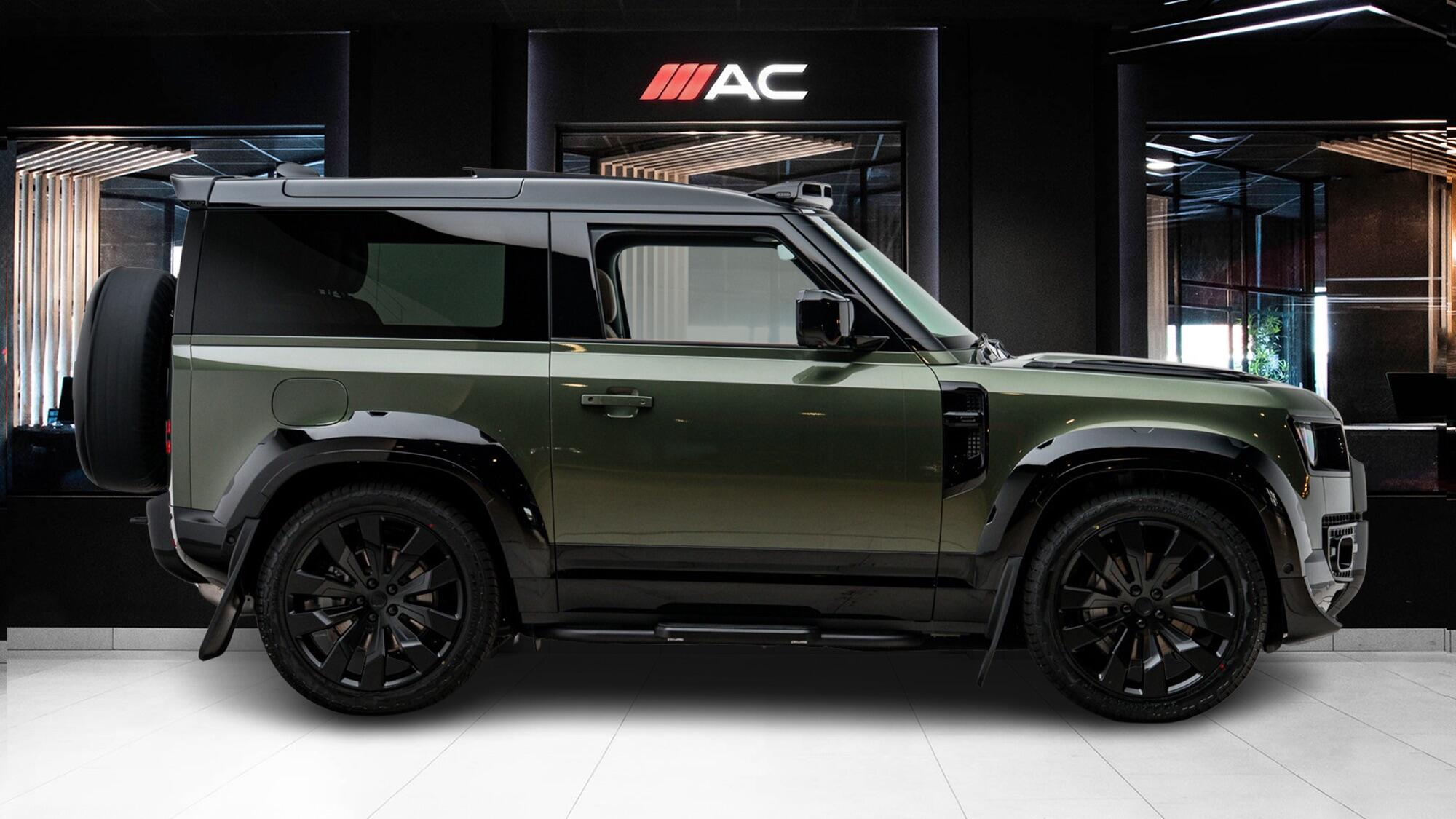 Land Rover Defender view 5