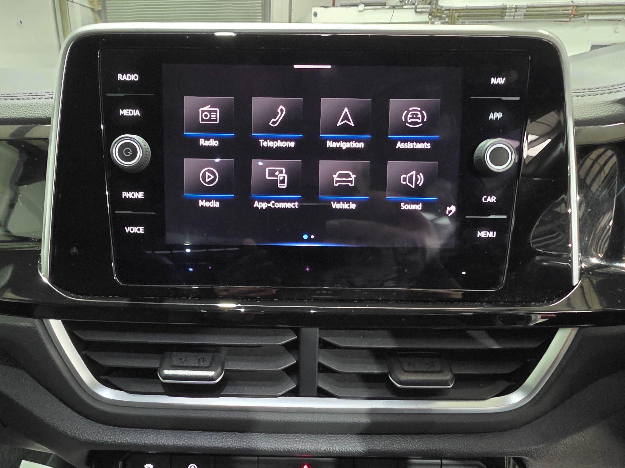 Volkswagen T-Roc view 7