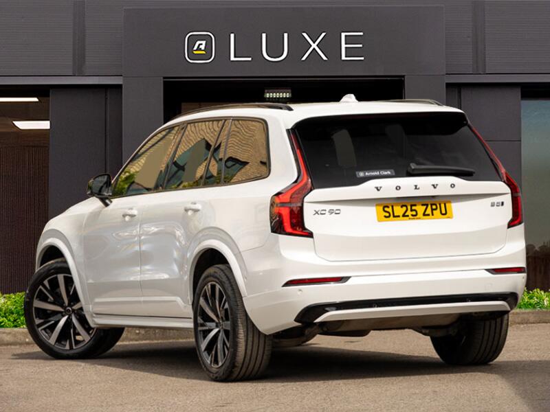 Volvo XC90 view 2