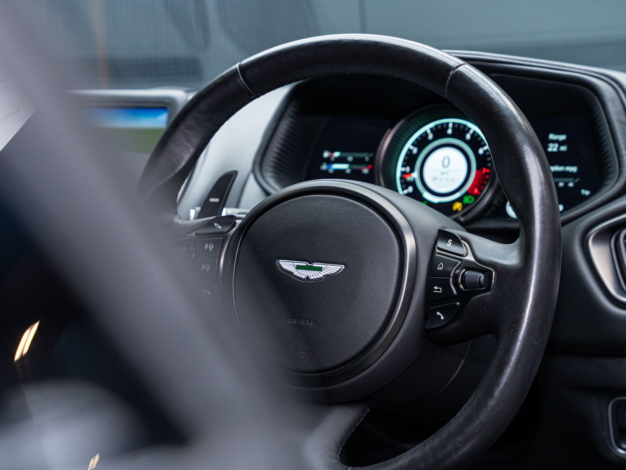 Aston Martin DB11 view 33