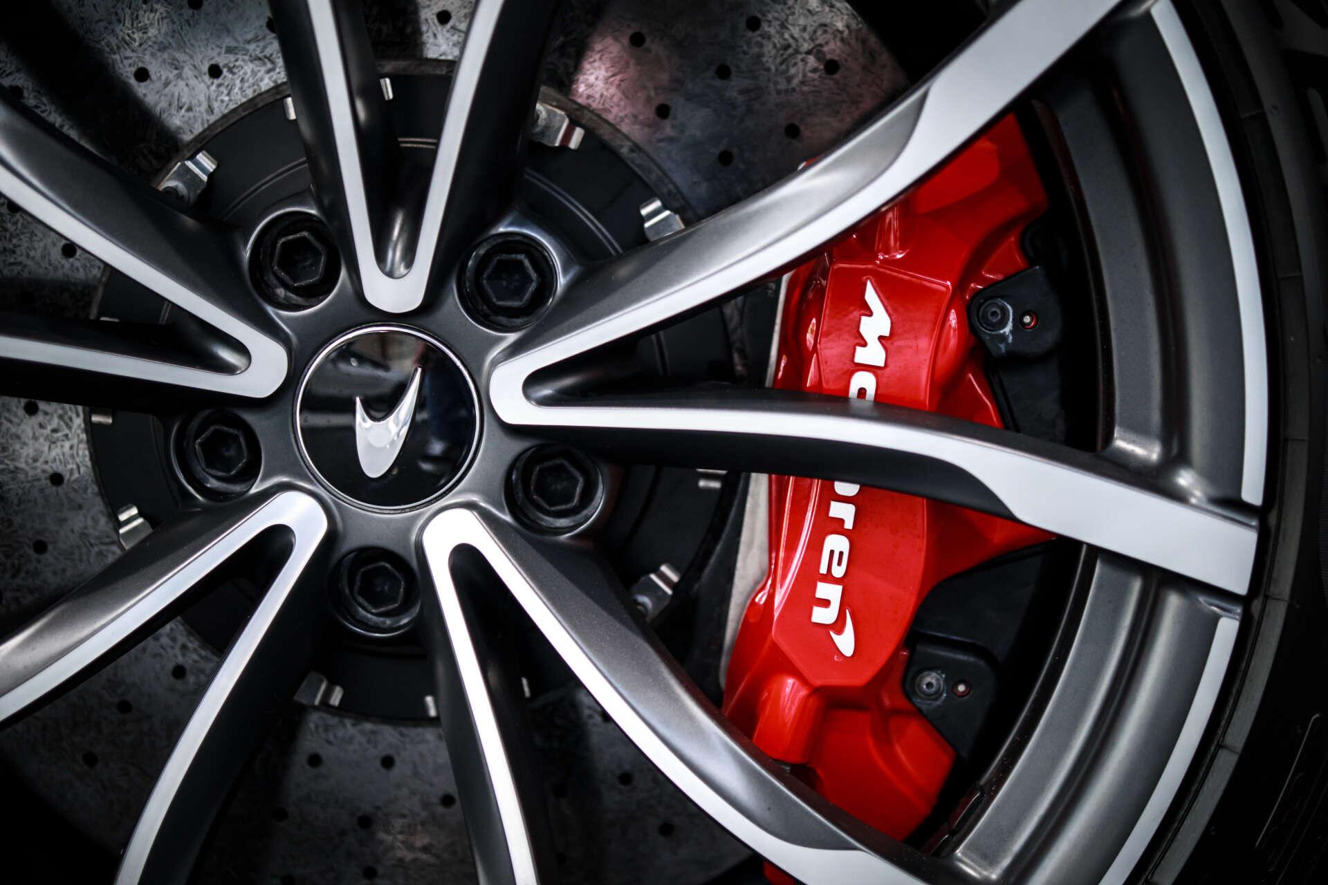 McLaren Artura view 13