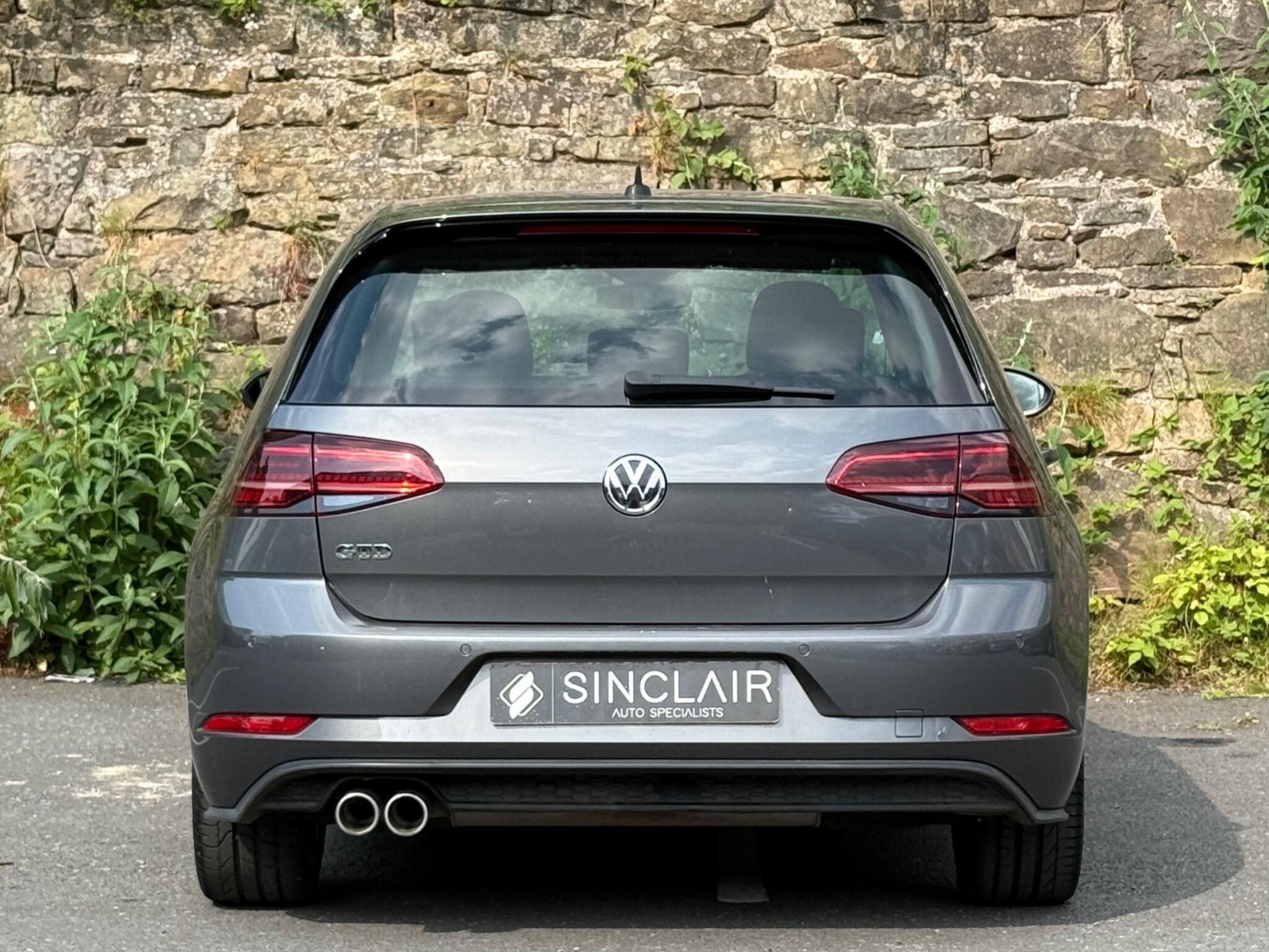 Volkswagen Golf view 5