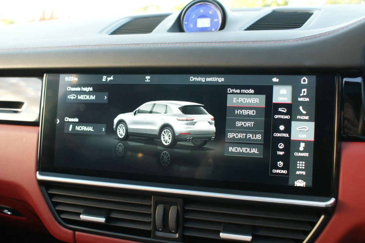 Porsche Cayenne view 65