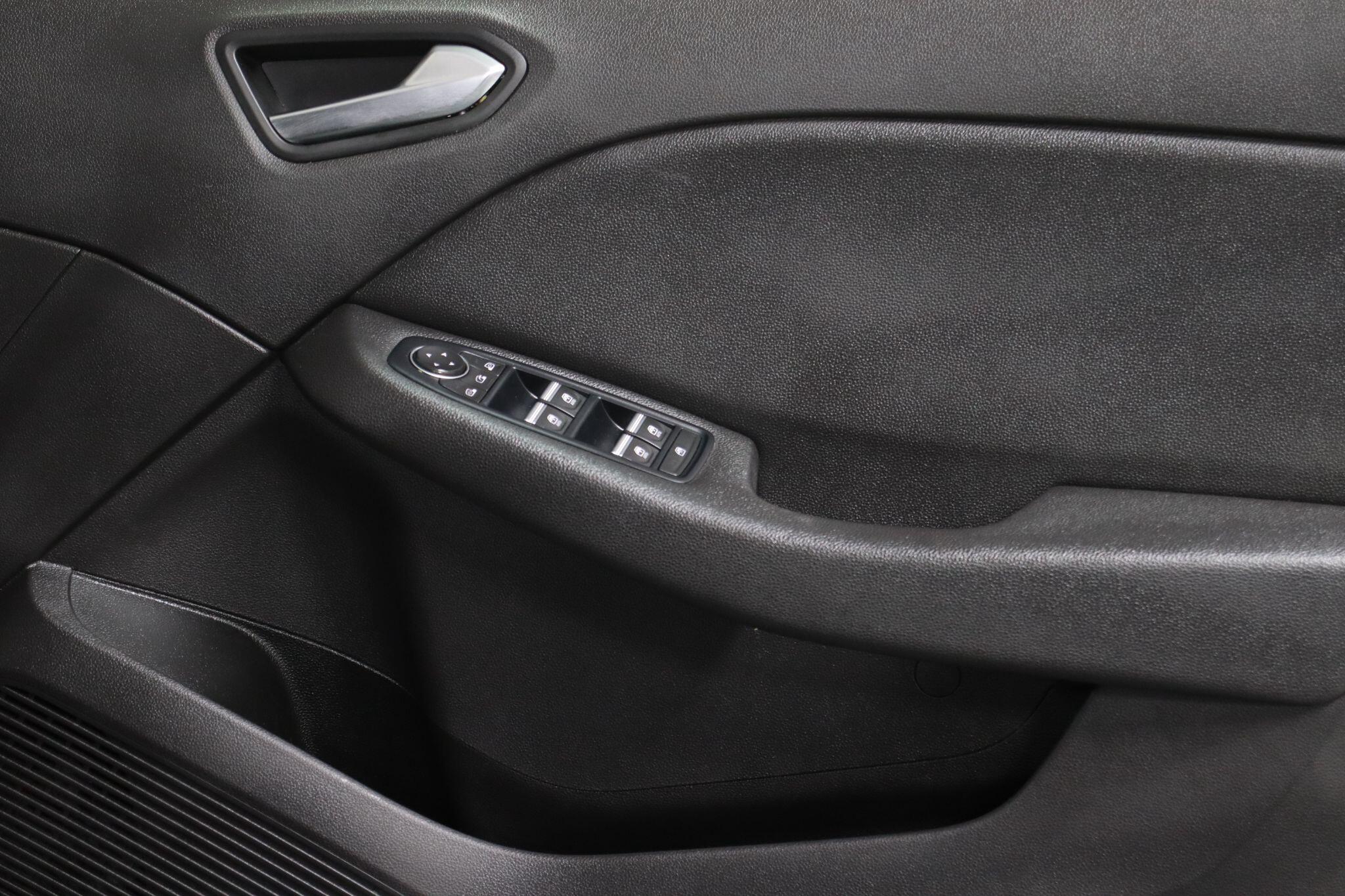 Renault Clio view 36