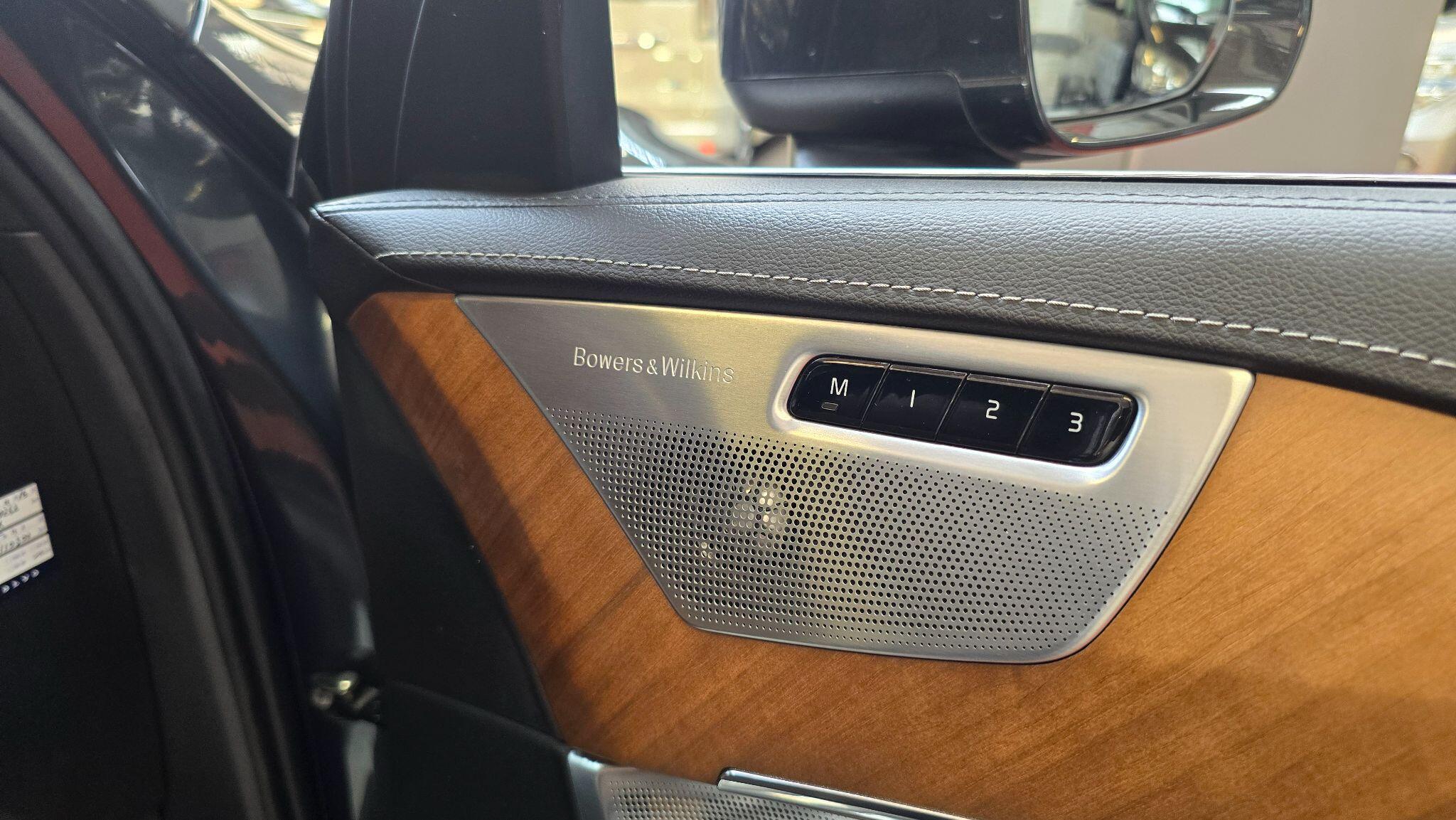 Volvo XC90 view 17