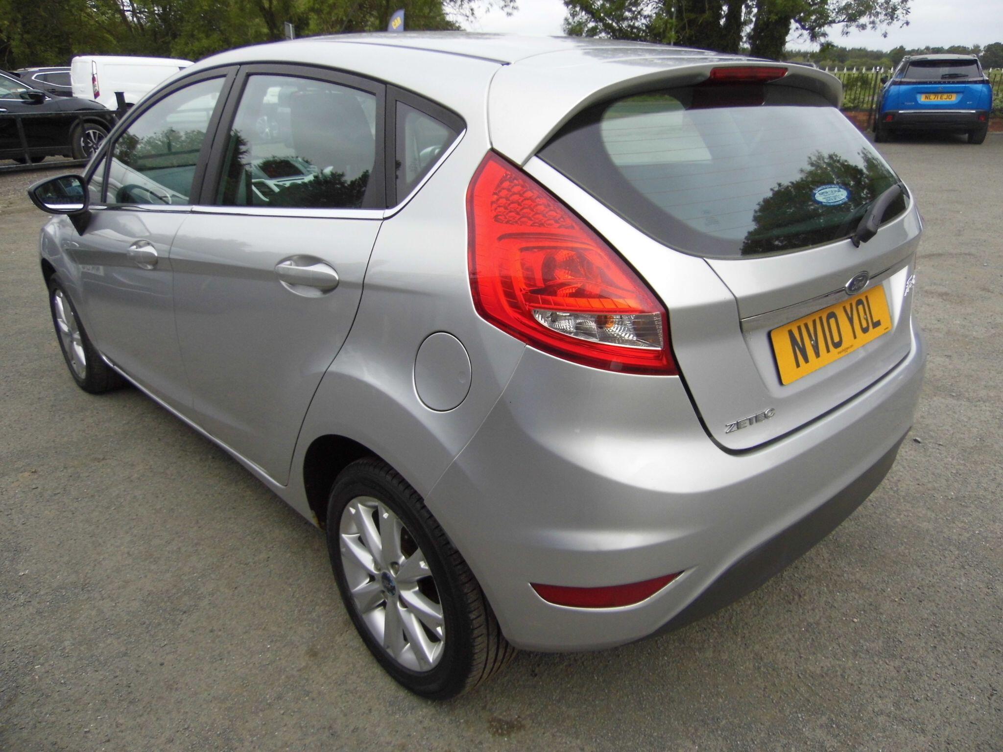 Ford Fiesta view 5