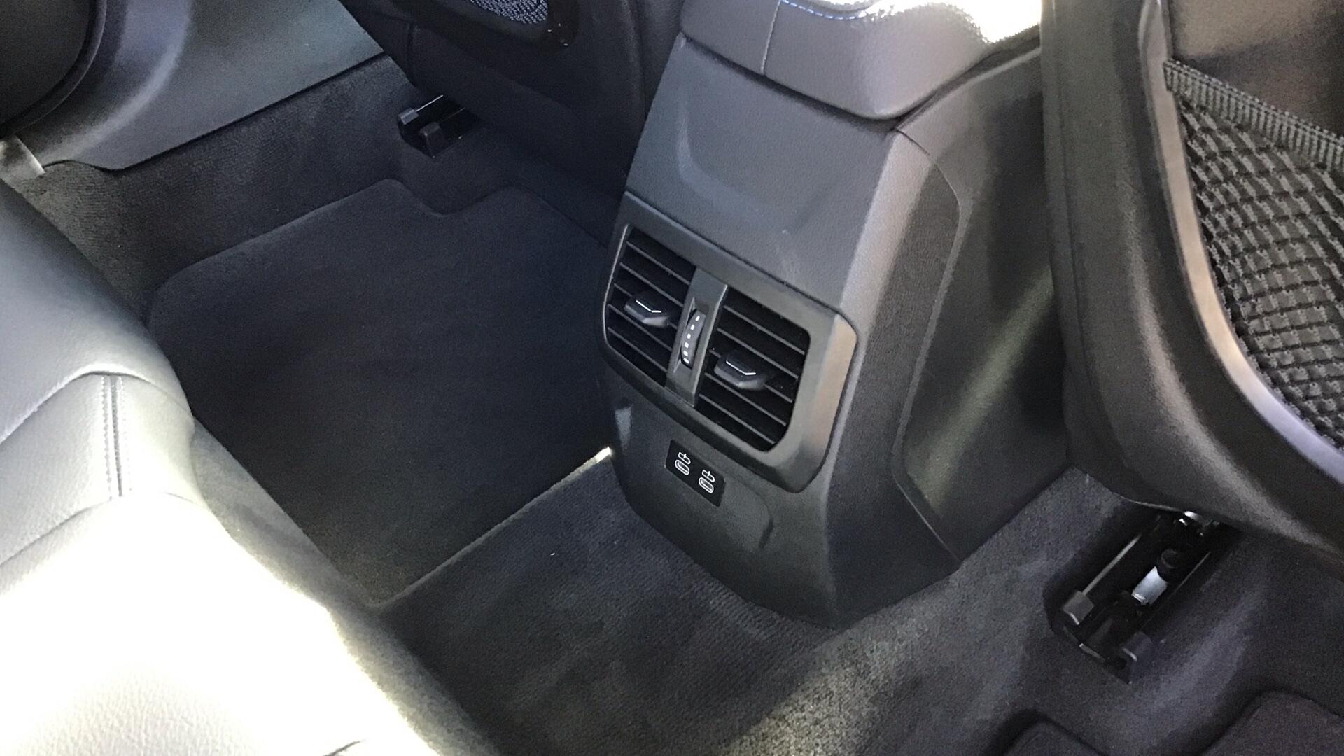 BMW 1 Series view 29