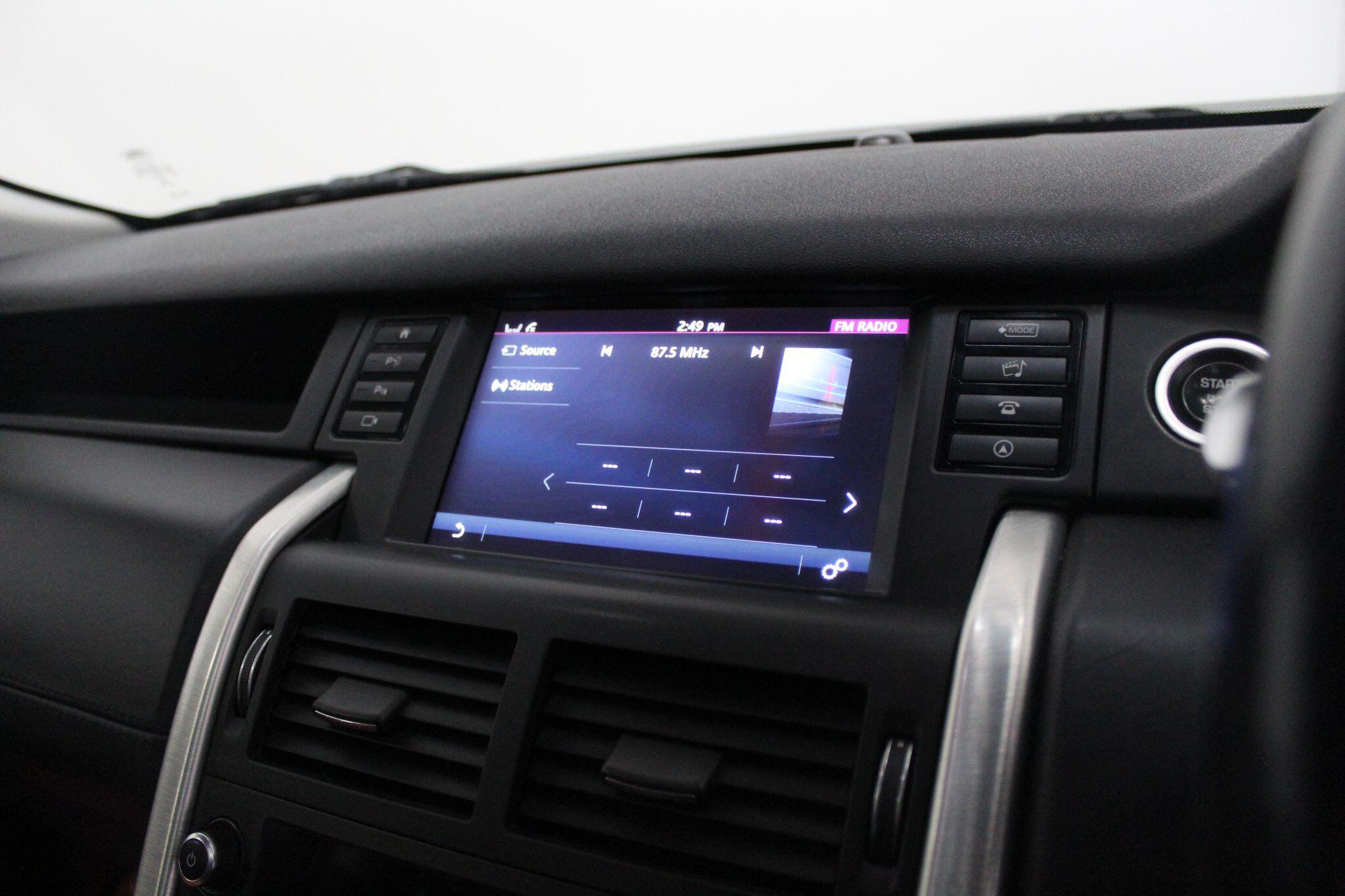 Land Rover Discovery Sport view 37