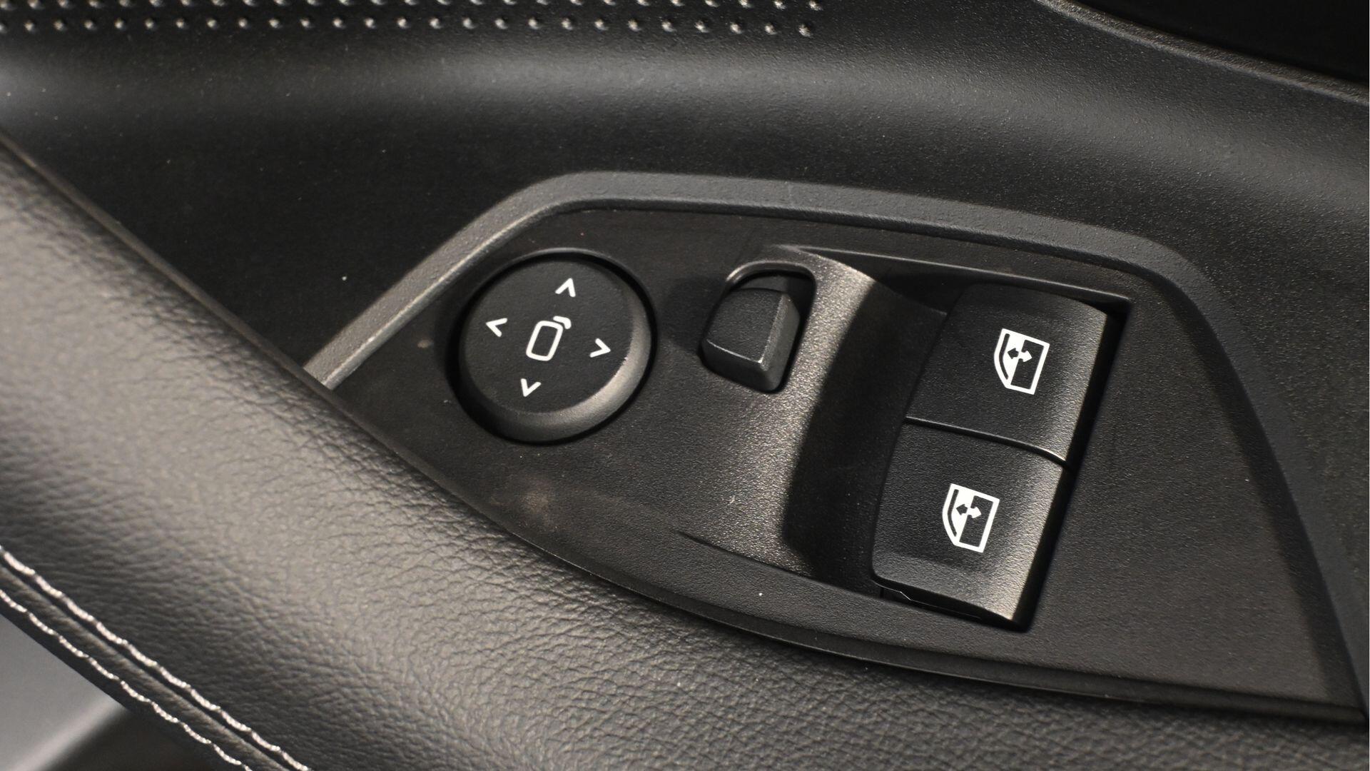 BMW 2 Series view 27