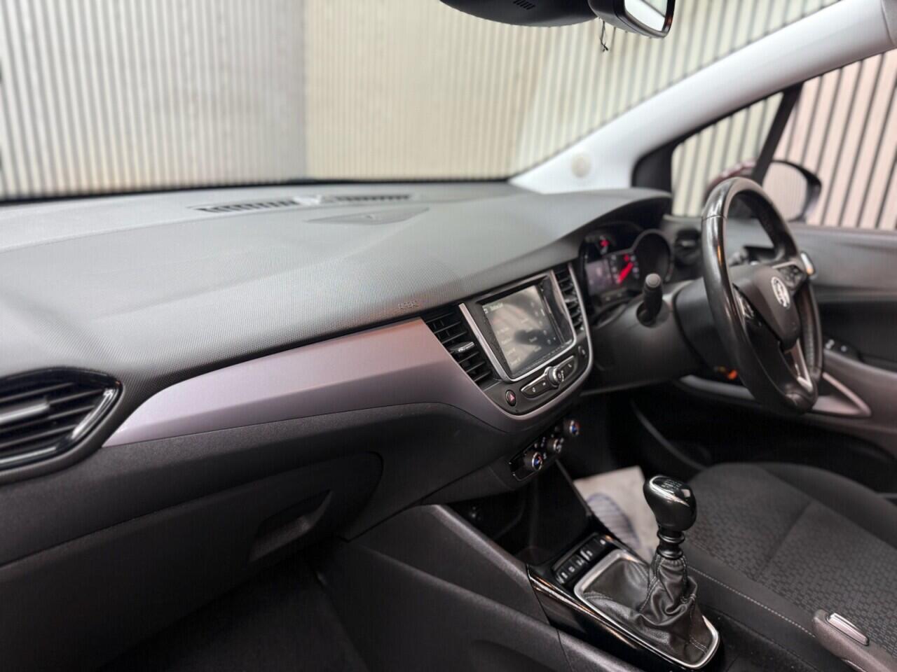 Vauxhall Crossland X view 5