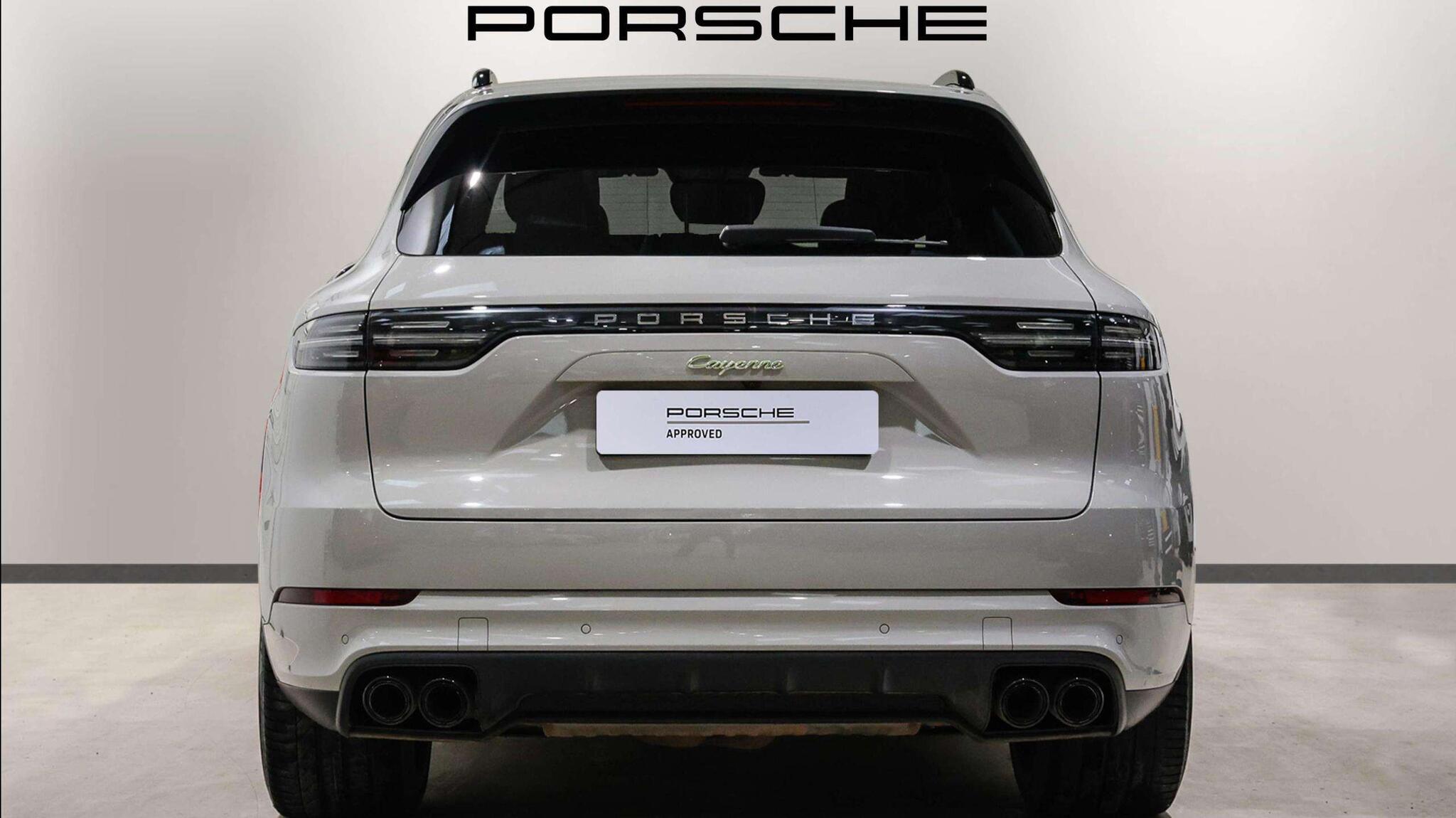 Porsche Cayenne view 9