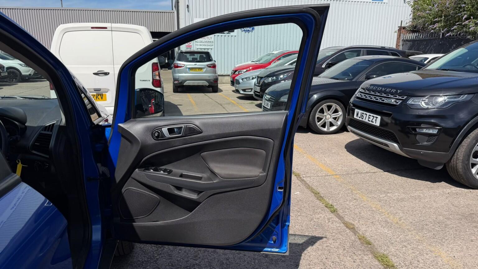 Ford Ecosport view 24