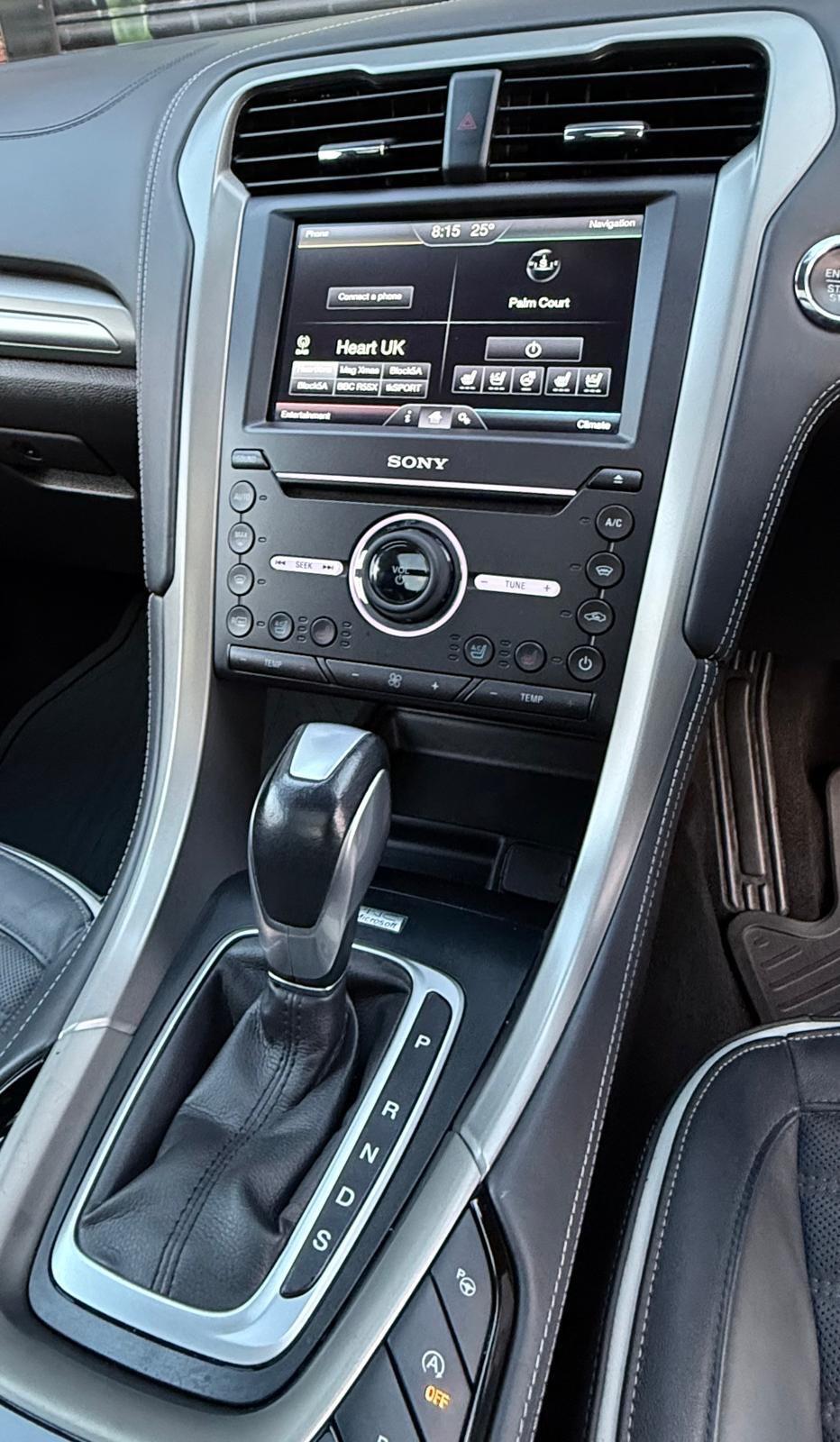 Ford Mondeo view 23