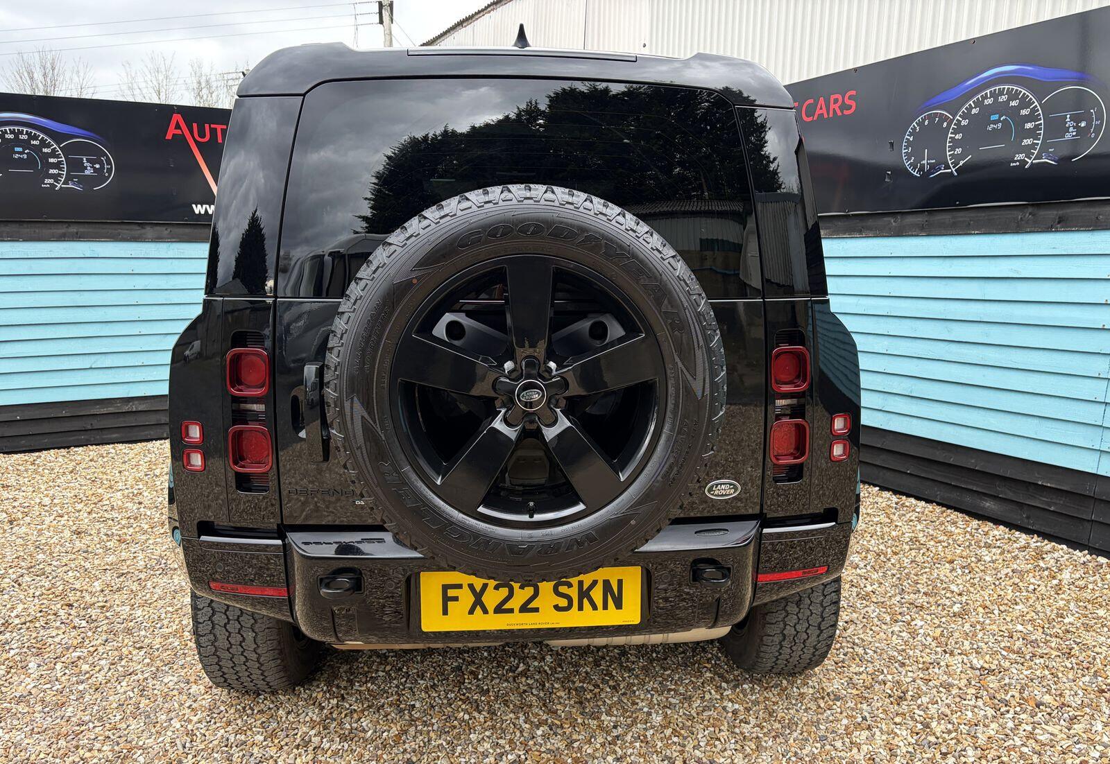 Land Rover Defender view 13
