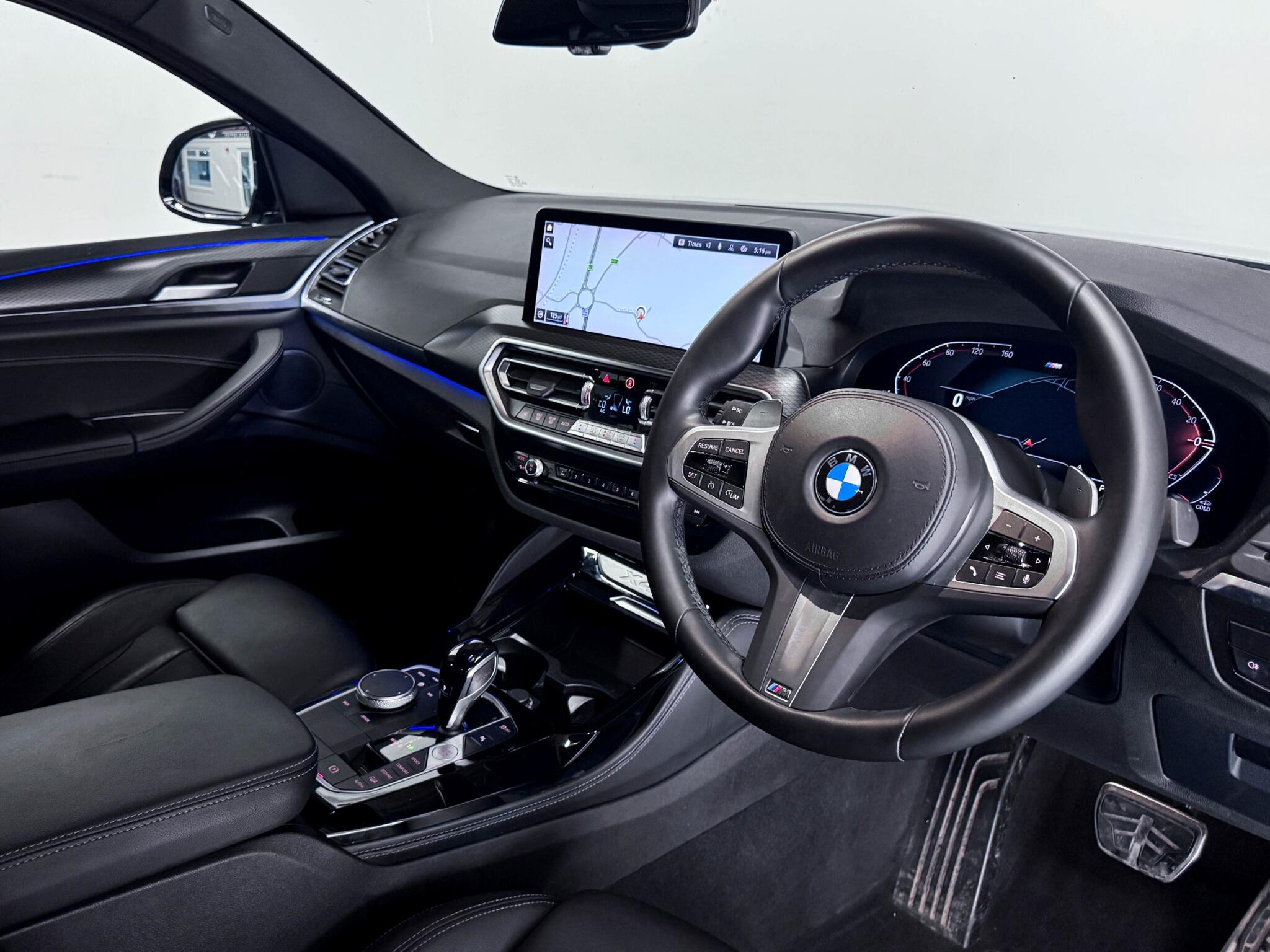BMW X4 view 21