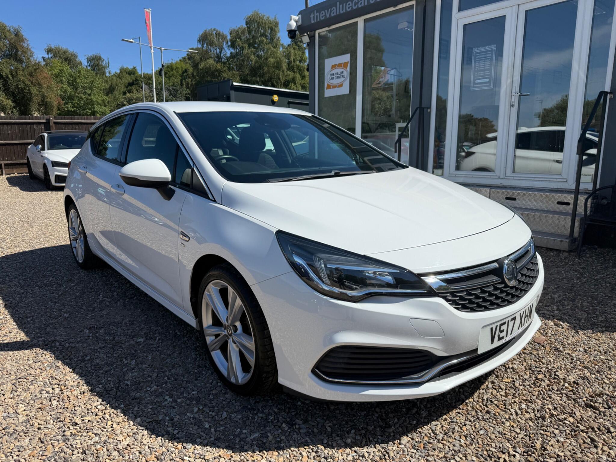 Vauxhall Astra main image
