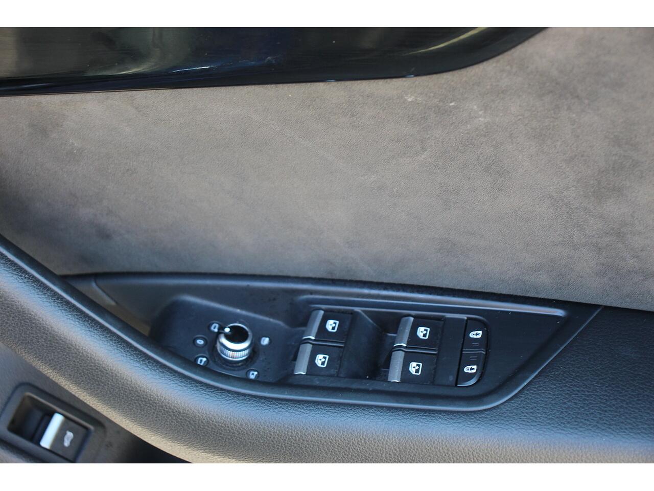 Audi A4 Avant view 30