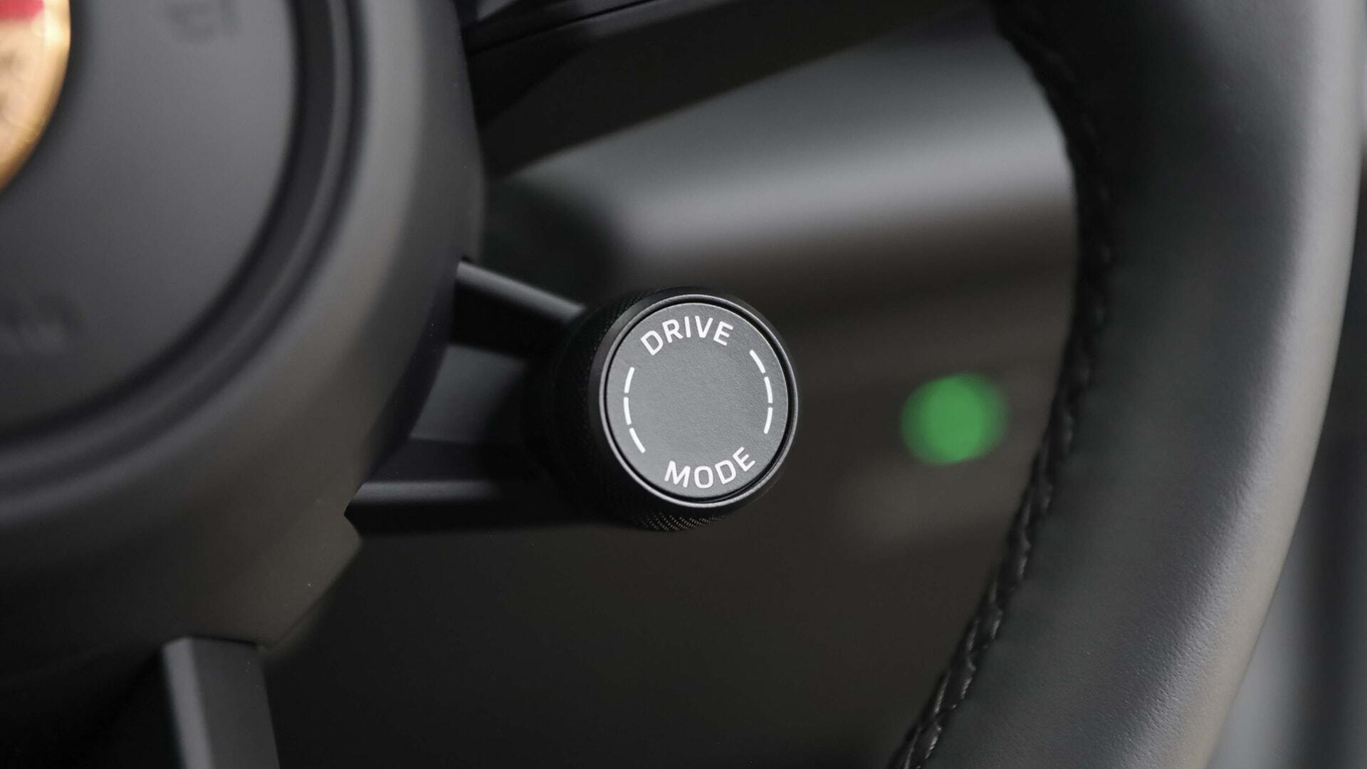 Porsche Macan view 16