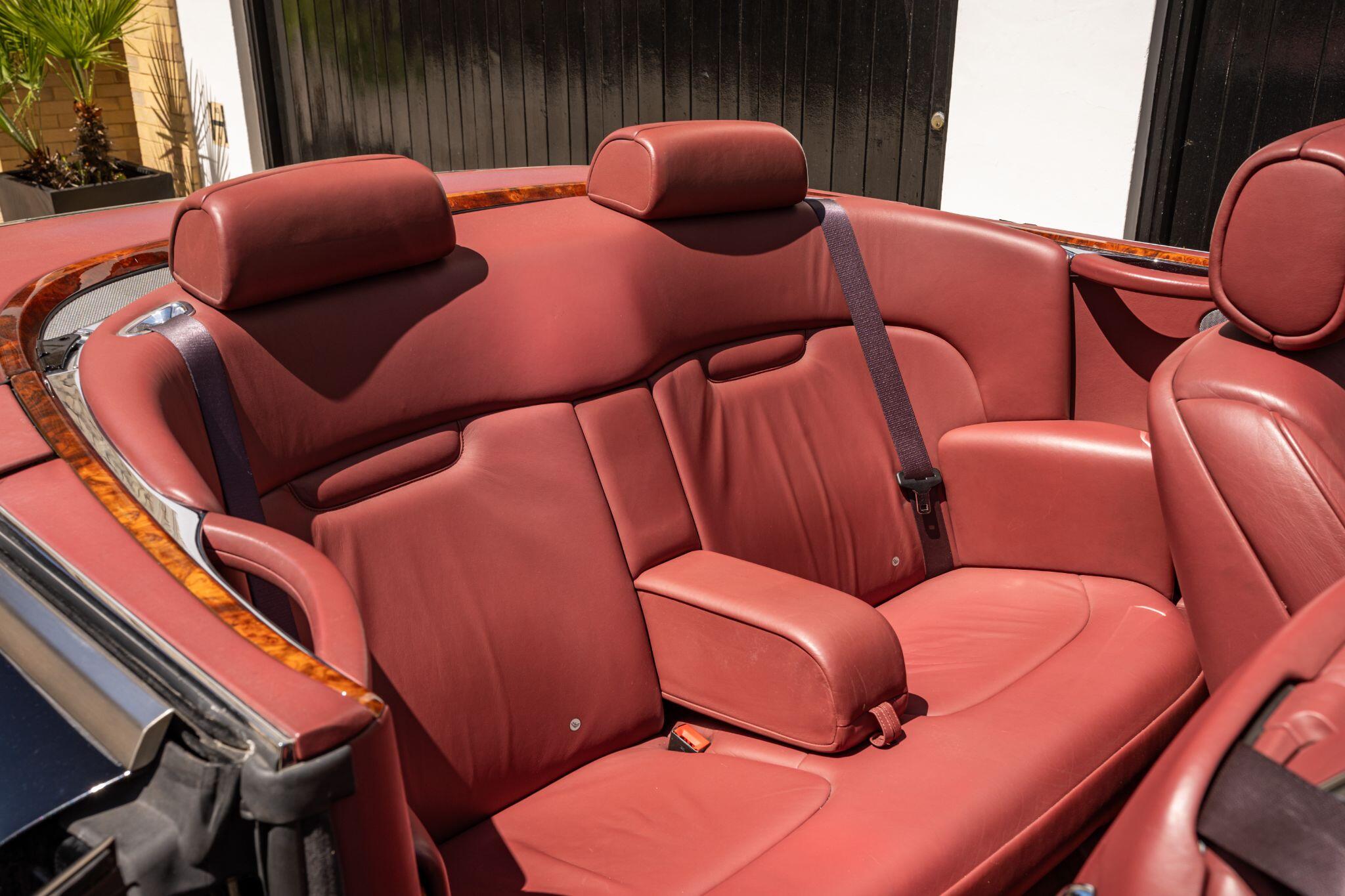 Rolls-Royce Phantom view 24
