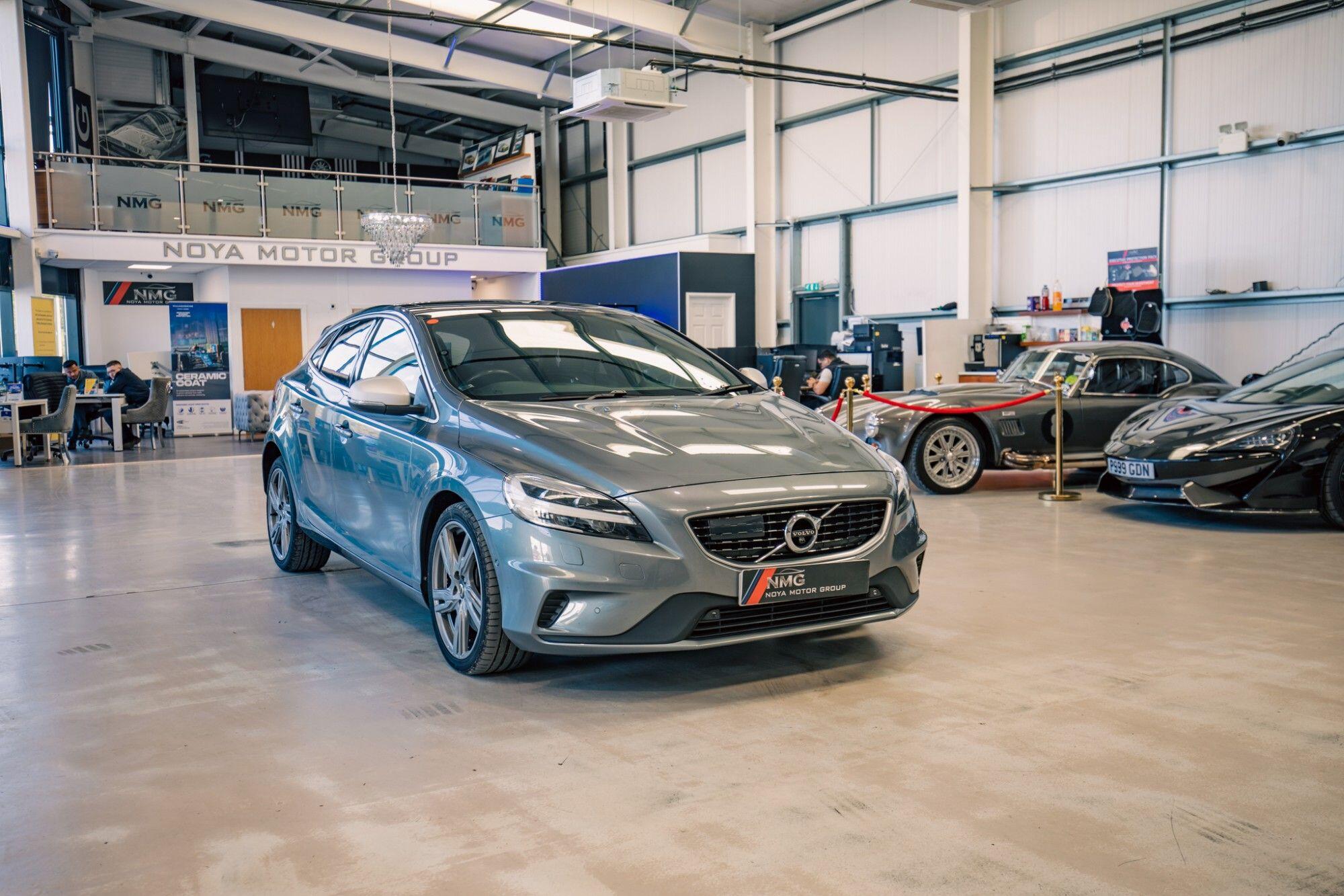 Volvo V40 view 21