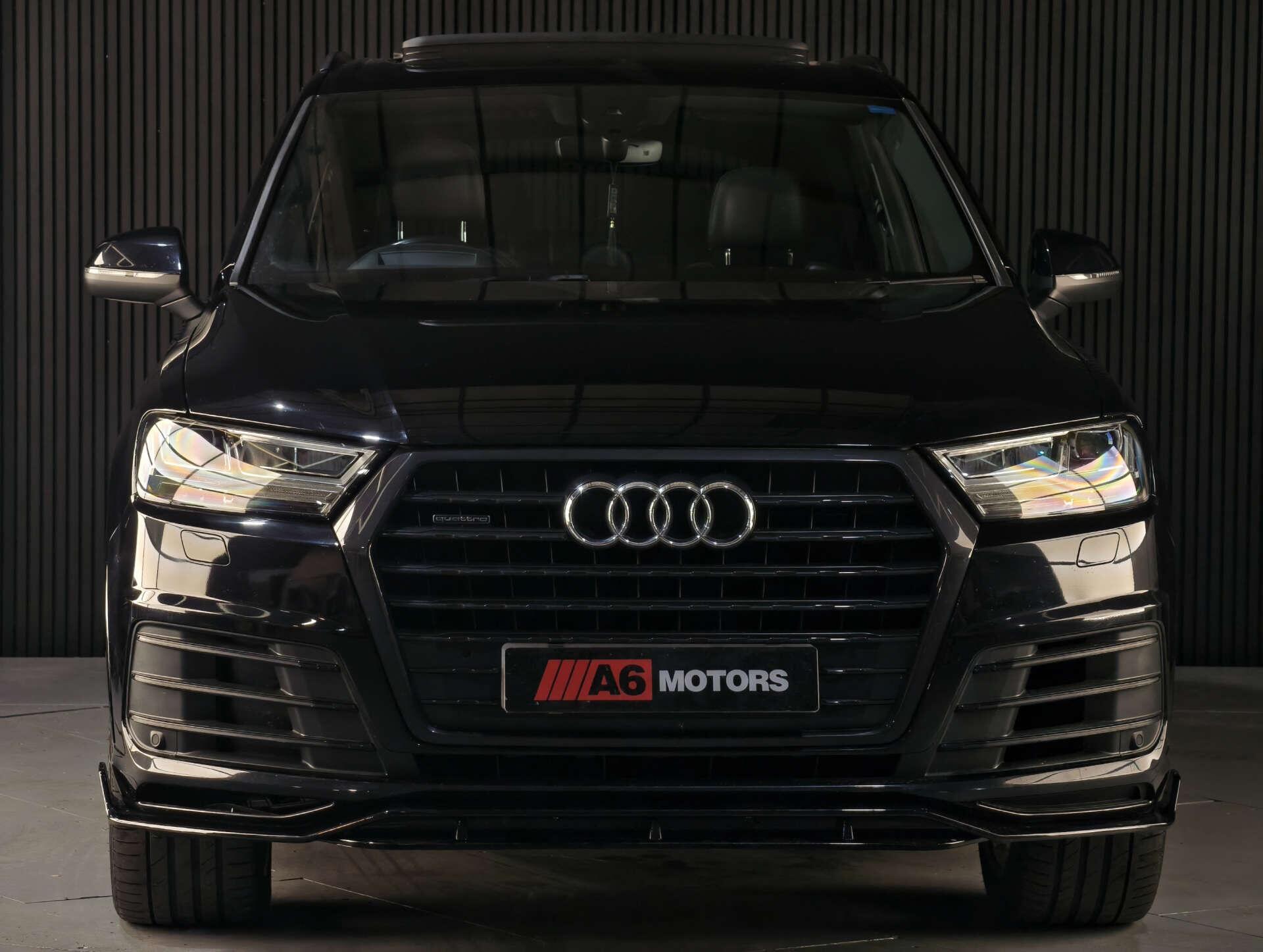 Audi Q7 view 13