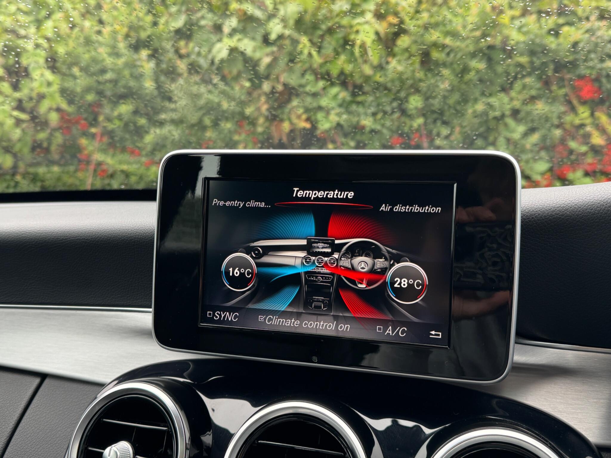 Mercedes-Benz C-Class view 43