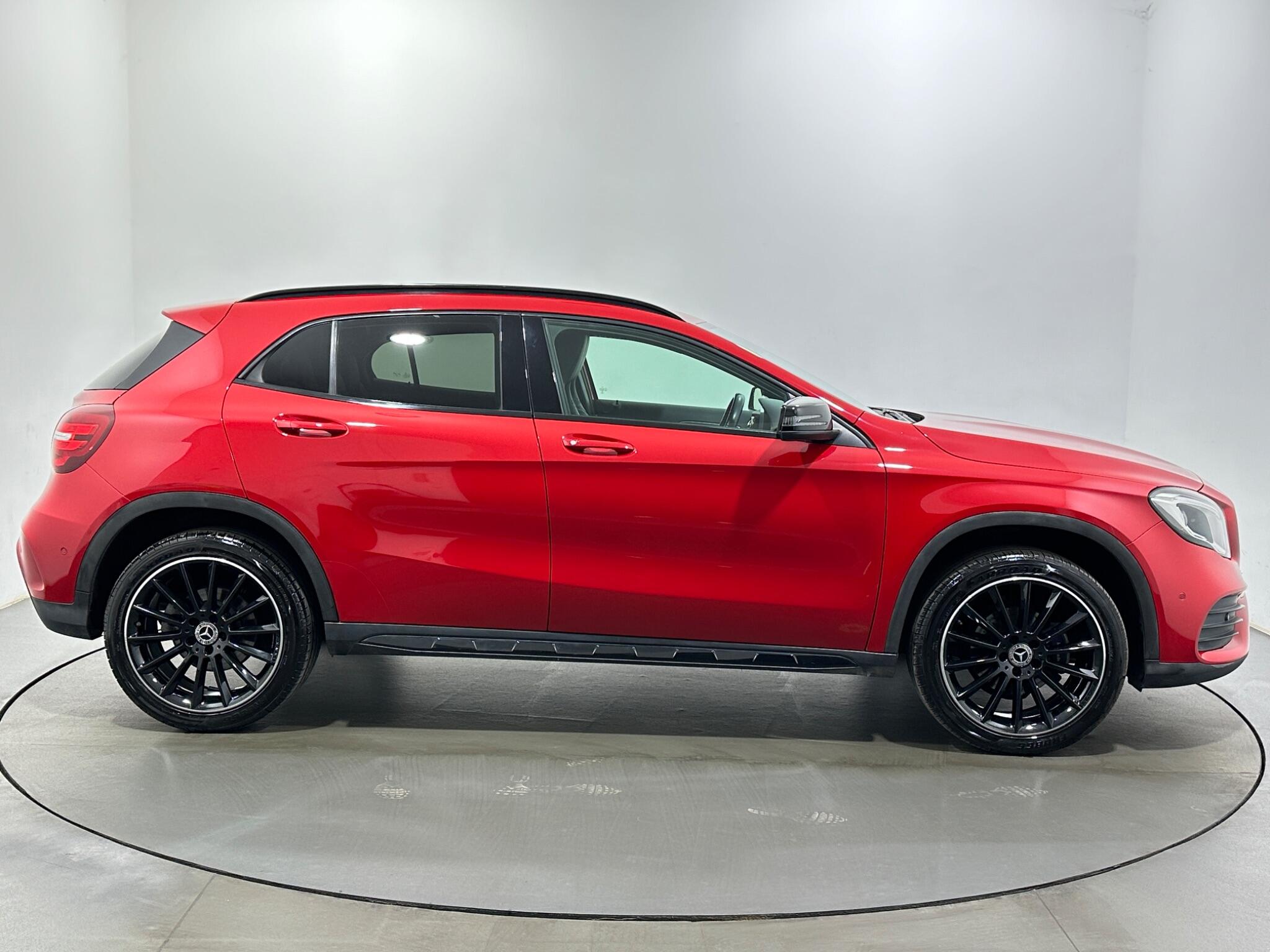 Mercedes-Benz Gla view 9