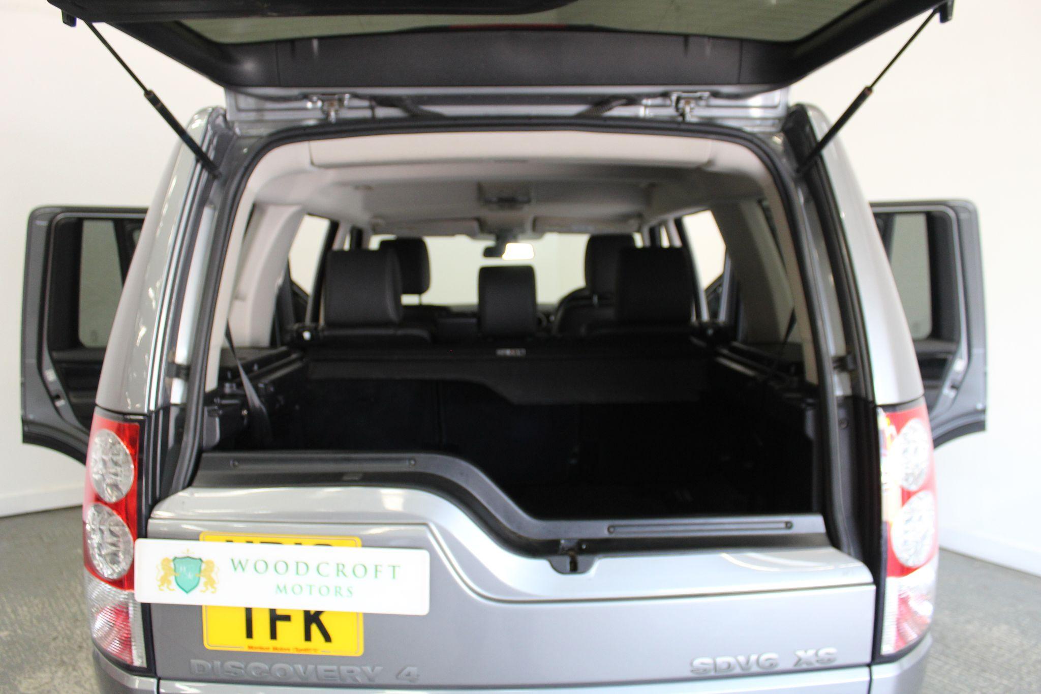 Land Rover Discovery view 26