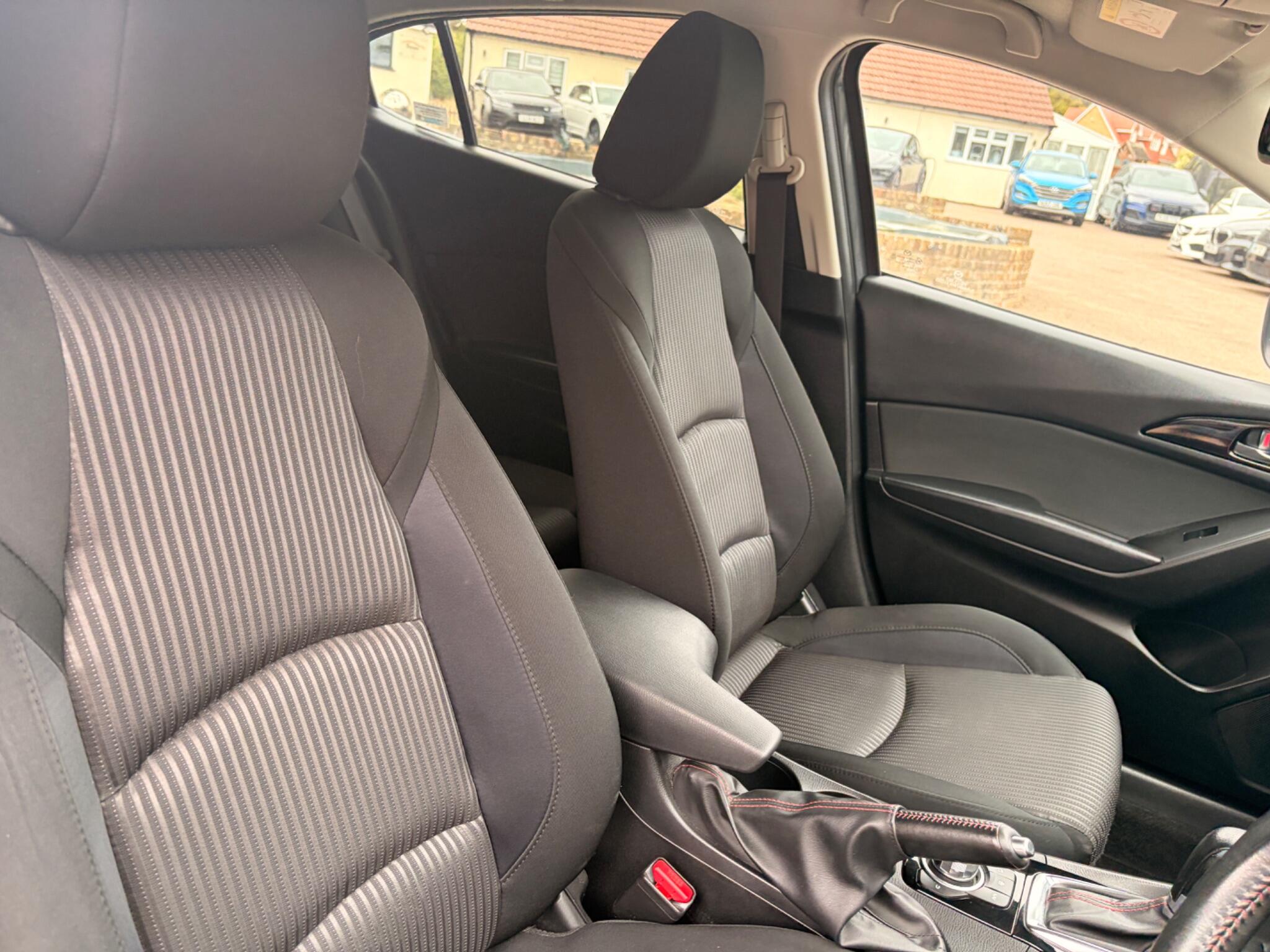 Mazda Skyactiv-G view 18
