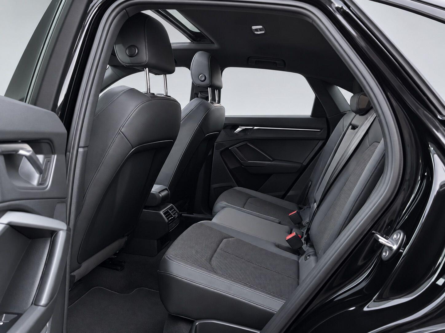 Audi Q3 view 35