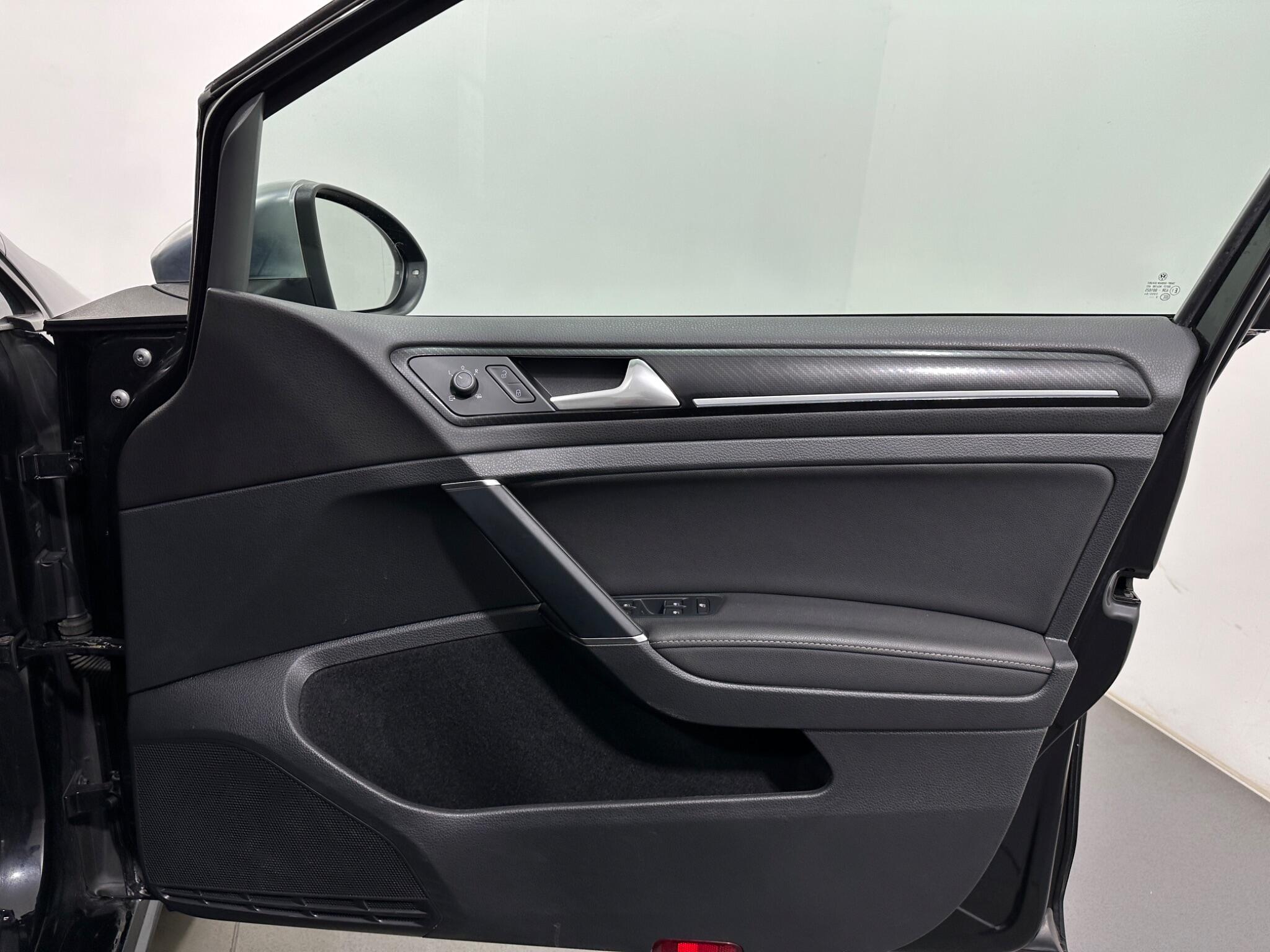 Volkswagen Golf view 35