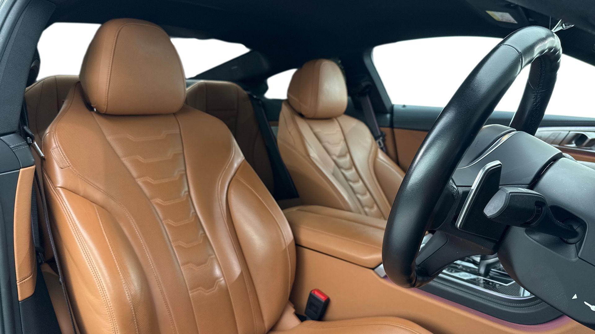 BMW 8 Series view 11