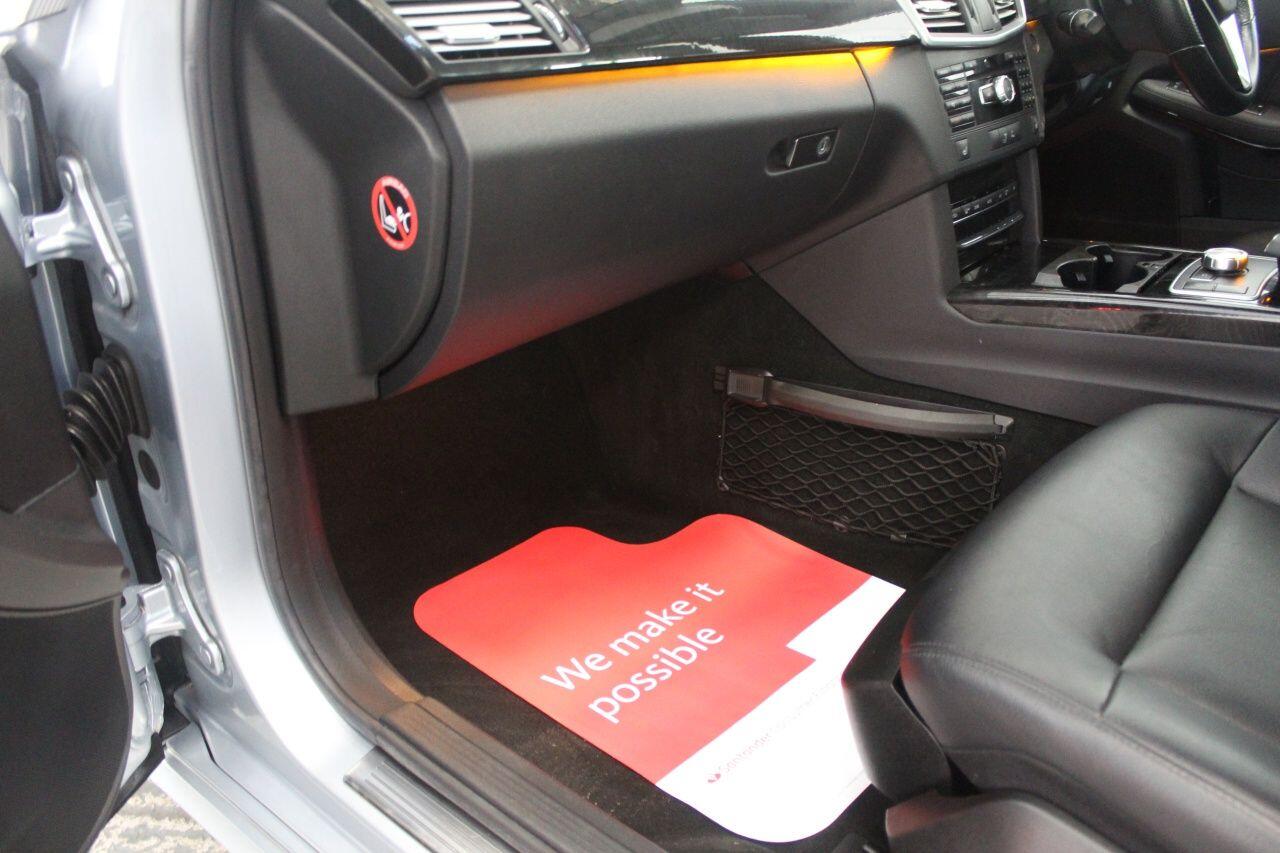 Mercedes-Benz E-Class view 32