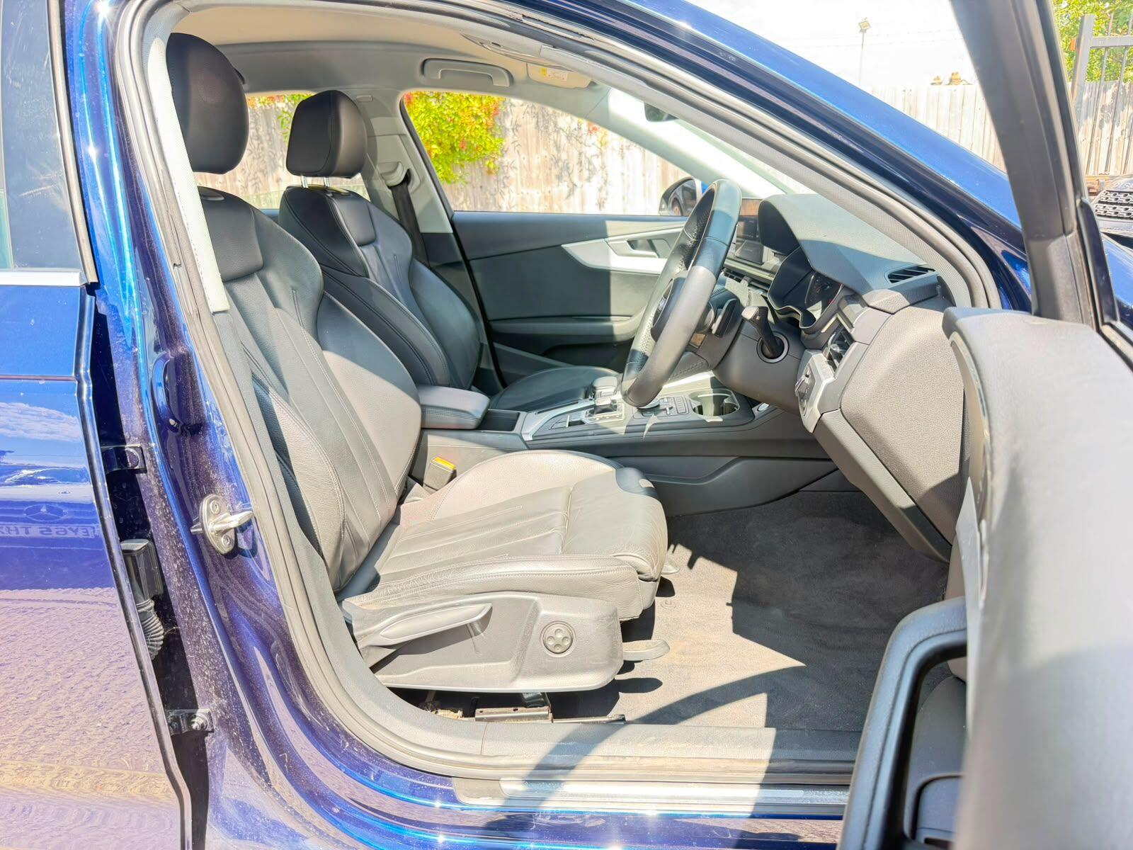 Audi A4 view 11