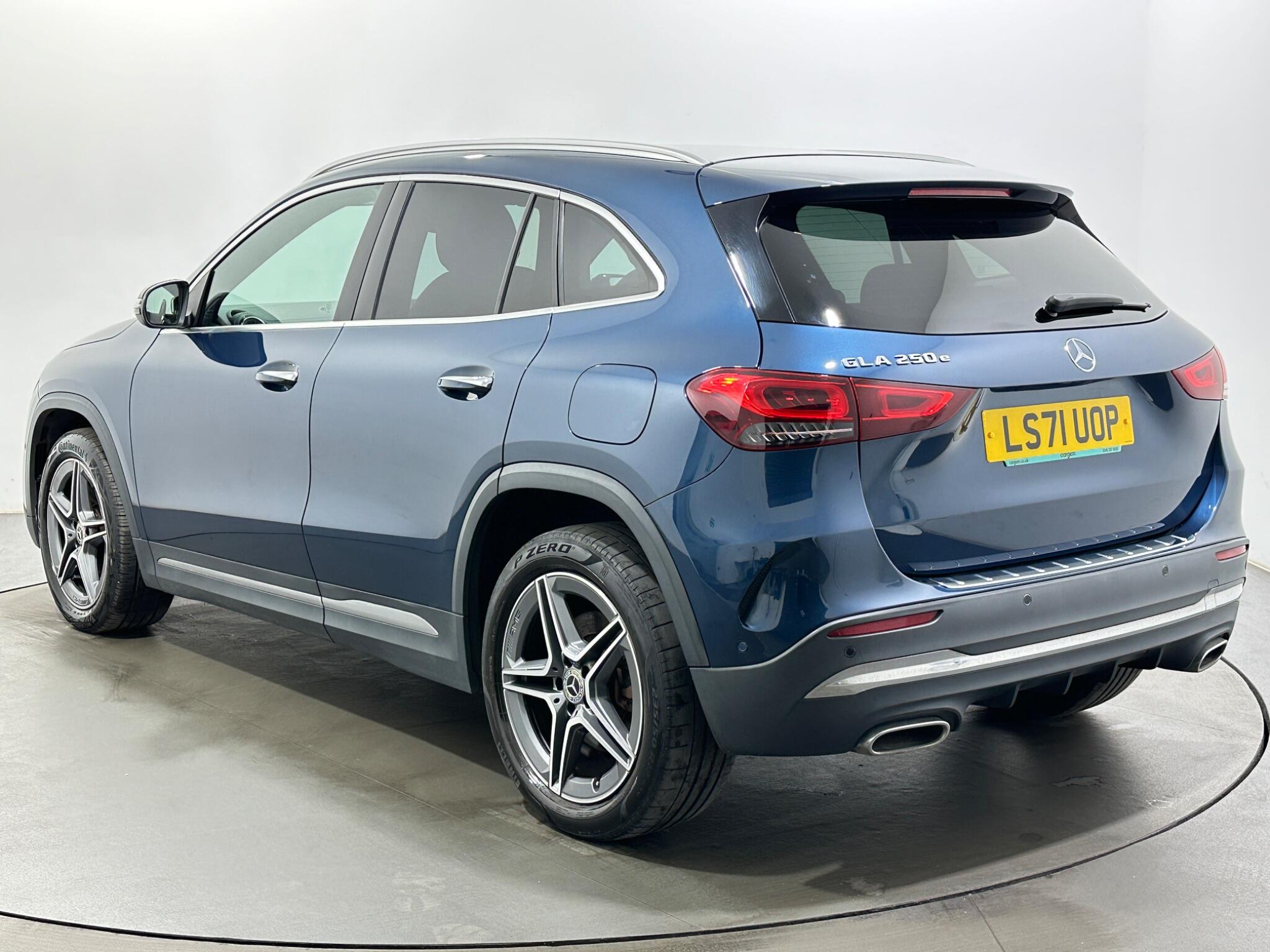 Mercedes-Benz Gla view 6