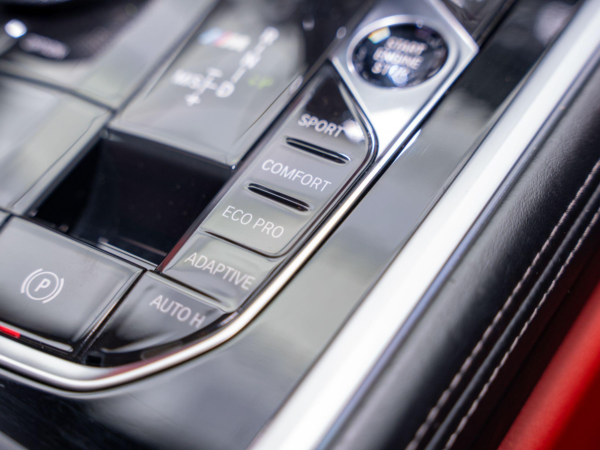 BMW 8 Series view 16