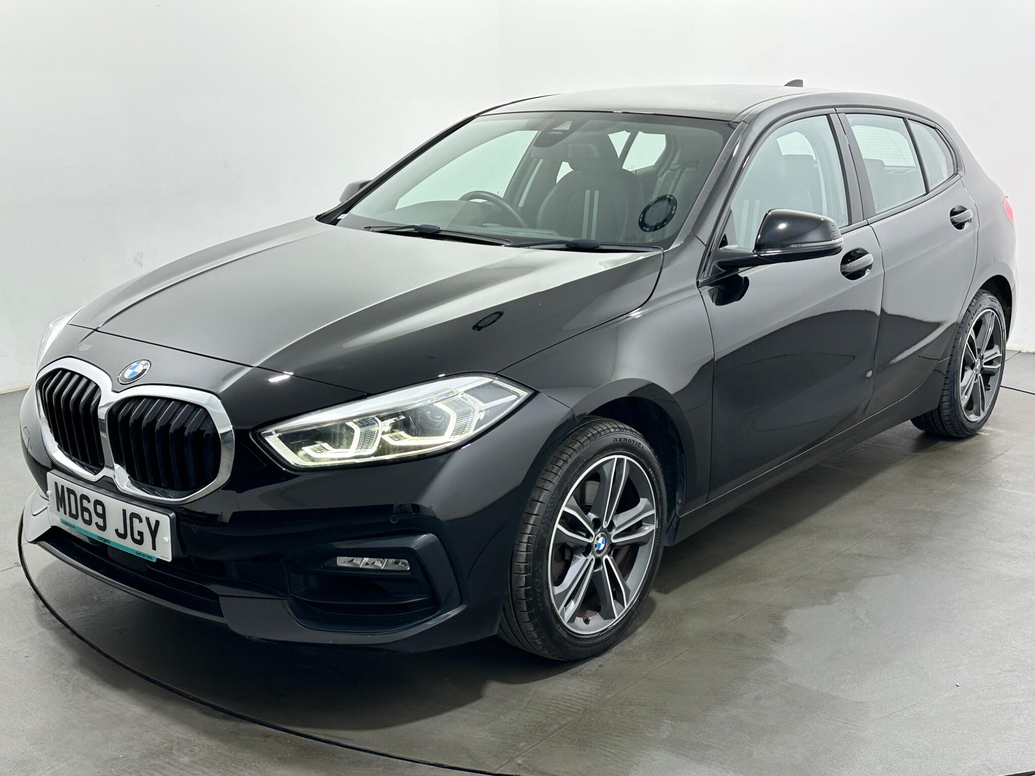 BMW 1 Series view 54