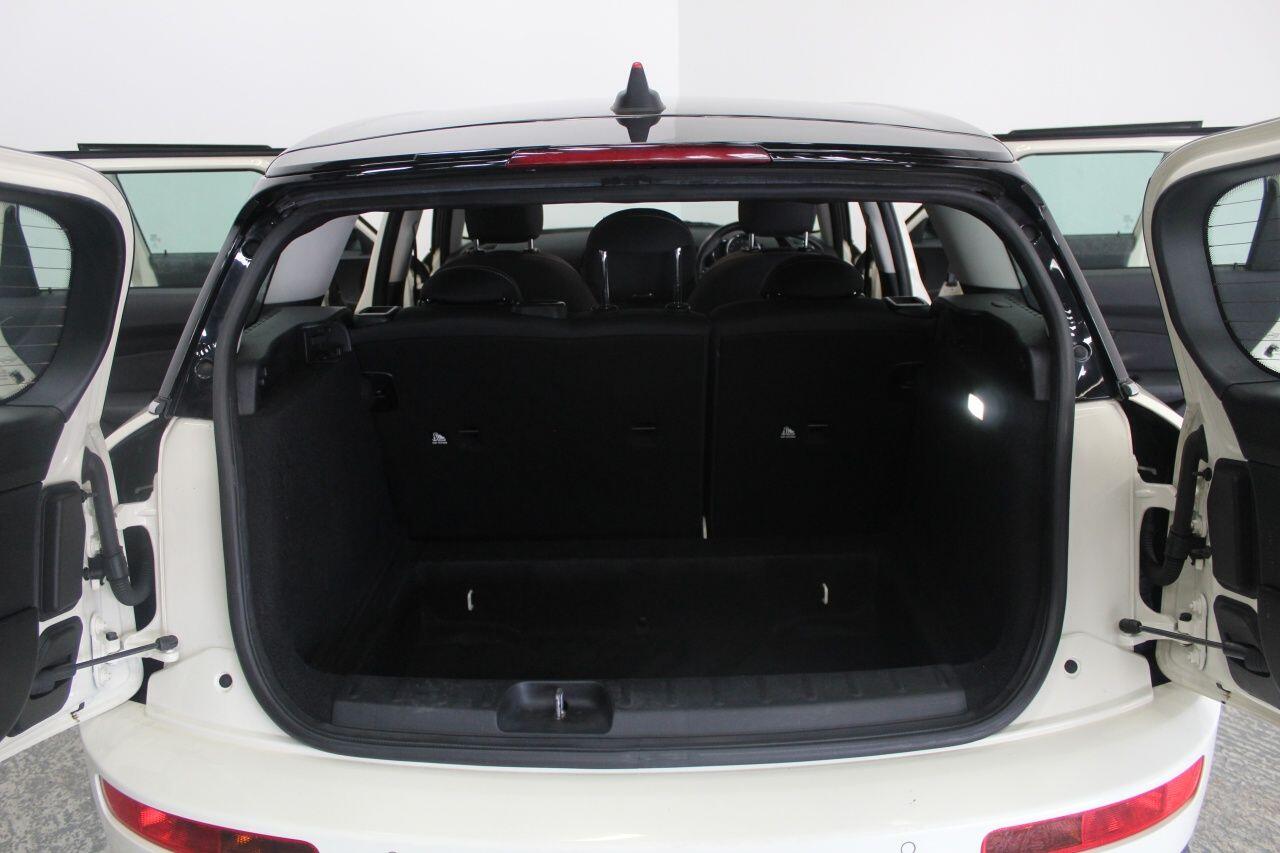 MINI Clubman view 23