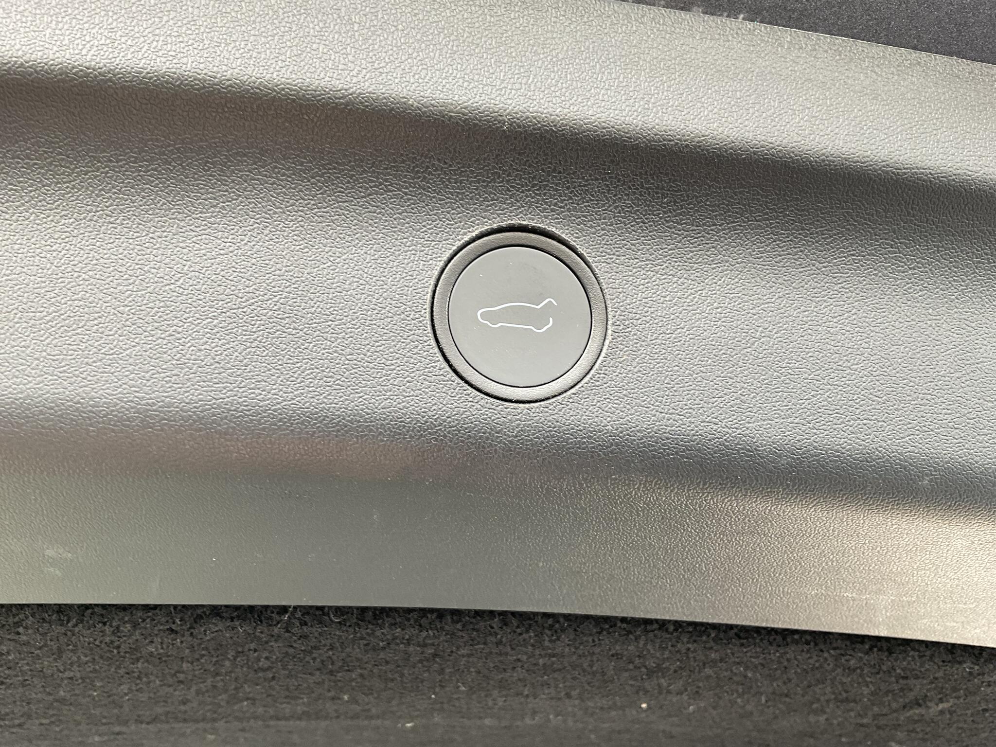 Tesla Model Y view 21