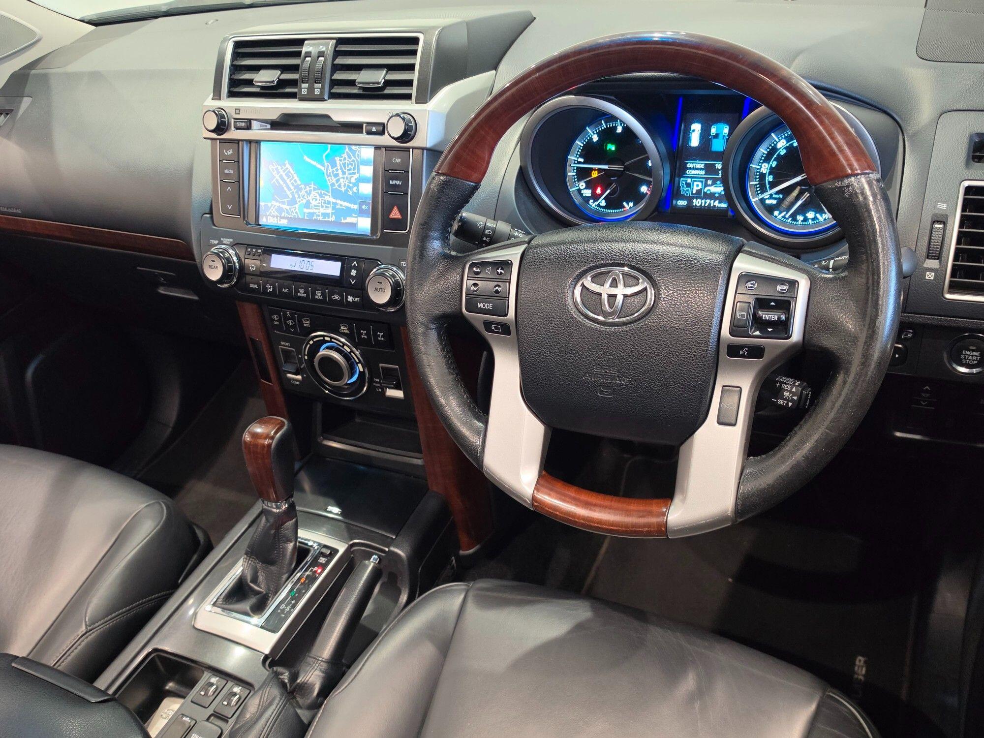 Toyota Land Cruiser view 121