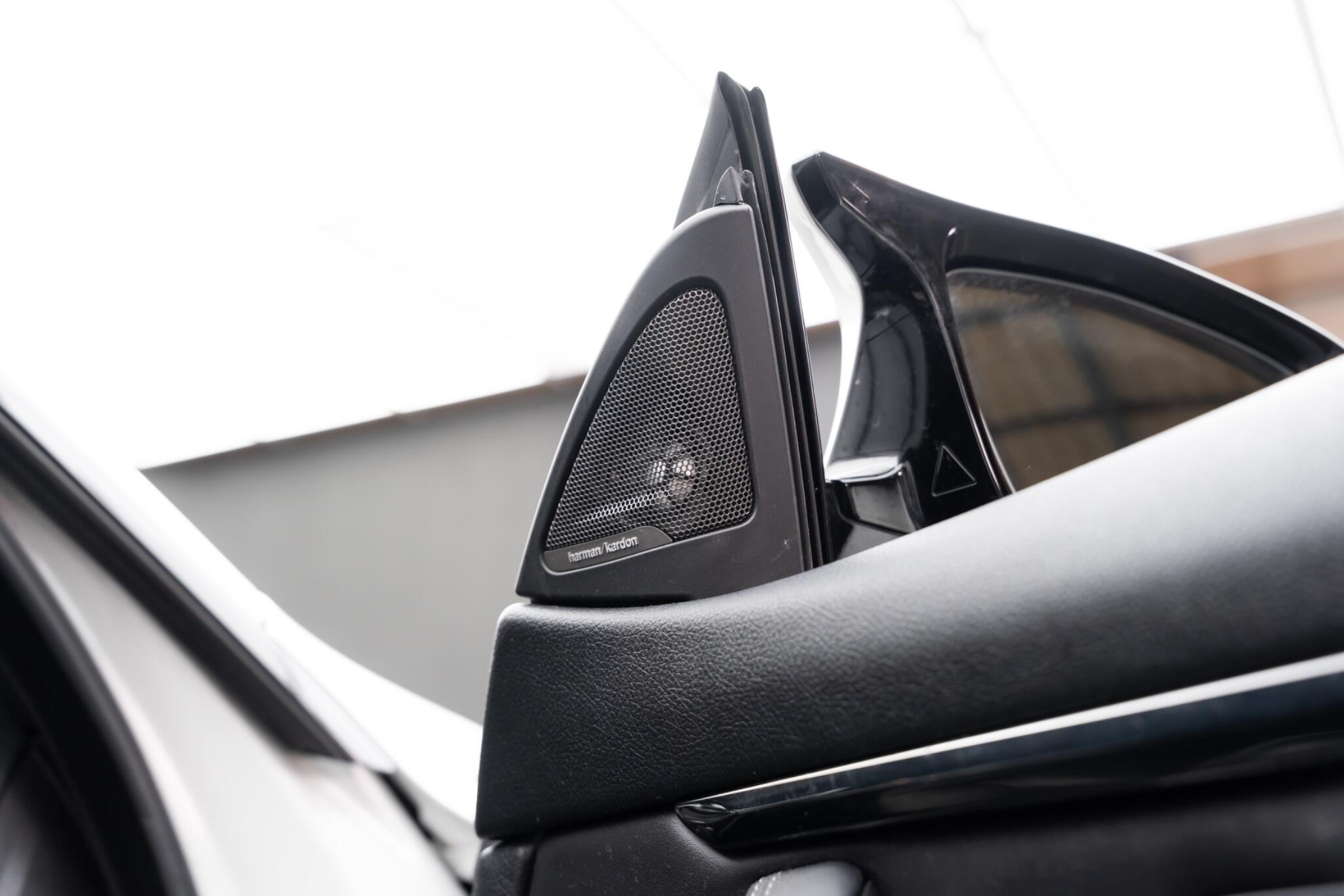 BMW M4 view 7