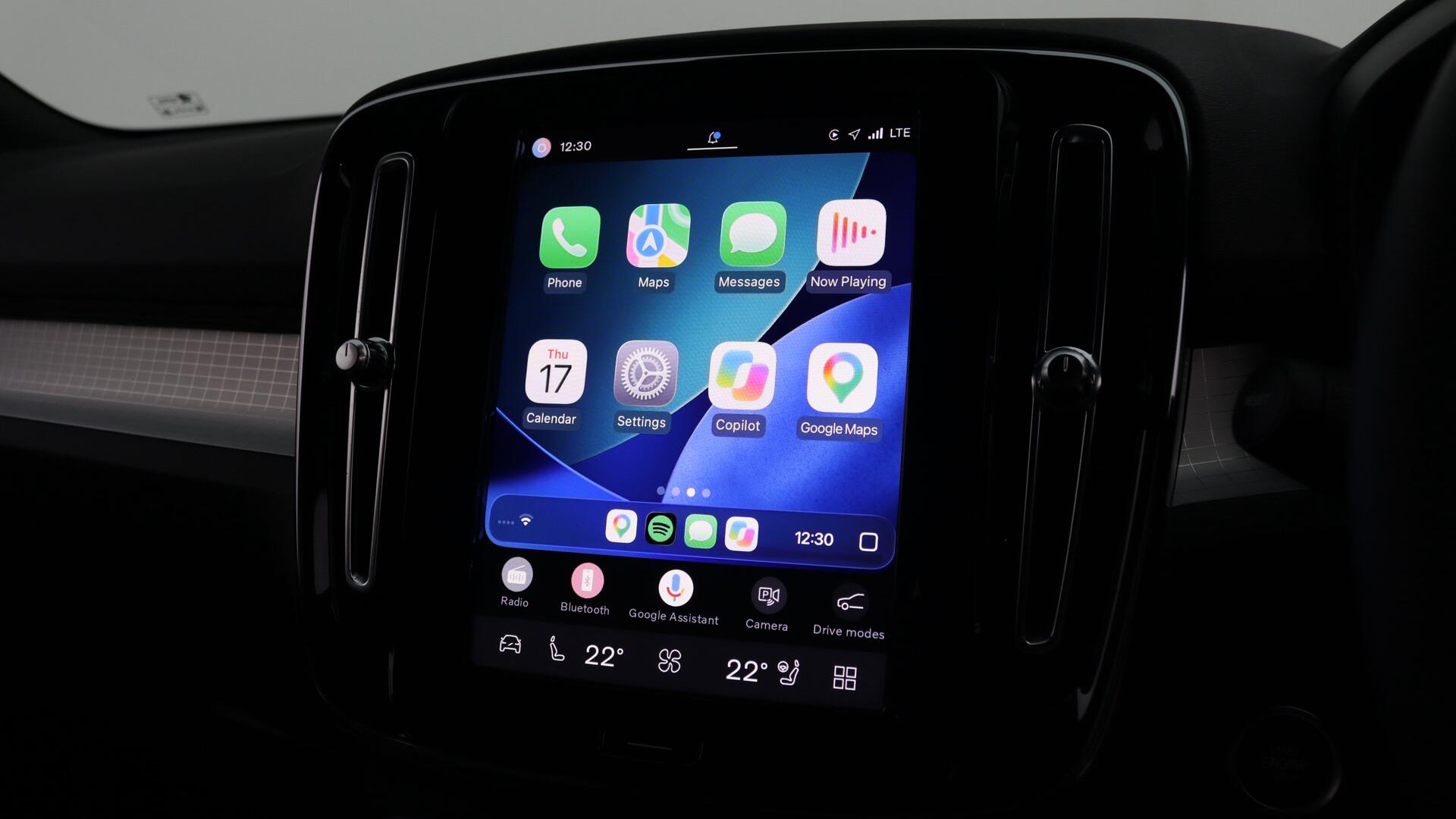 Volvo XC40 view 38