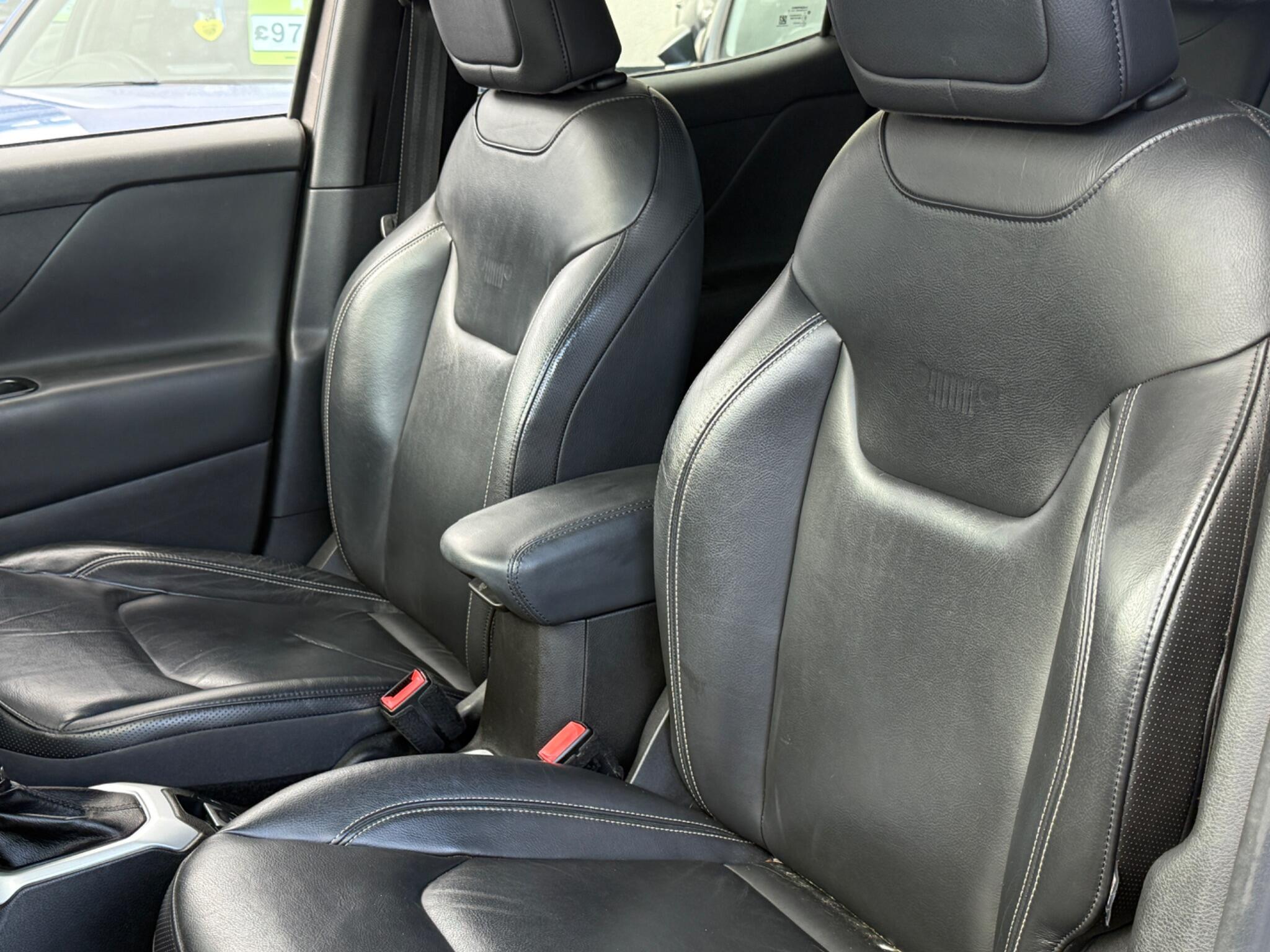 Jeep Renegade - Image 48