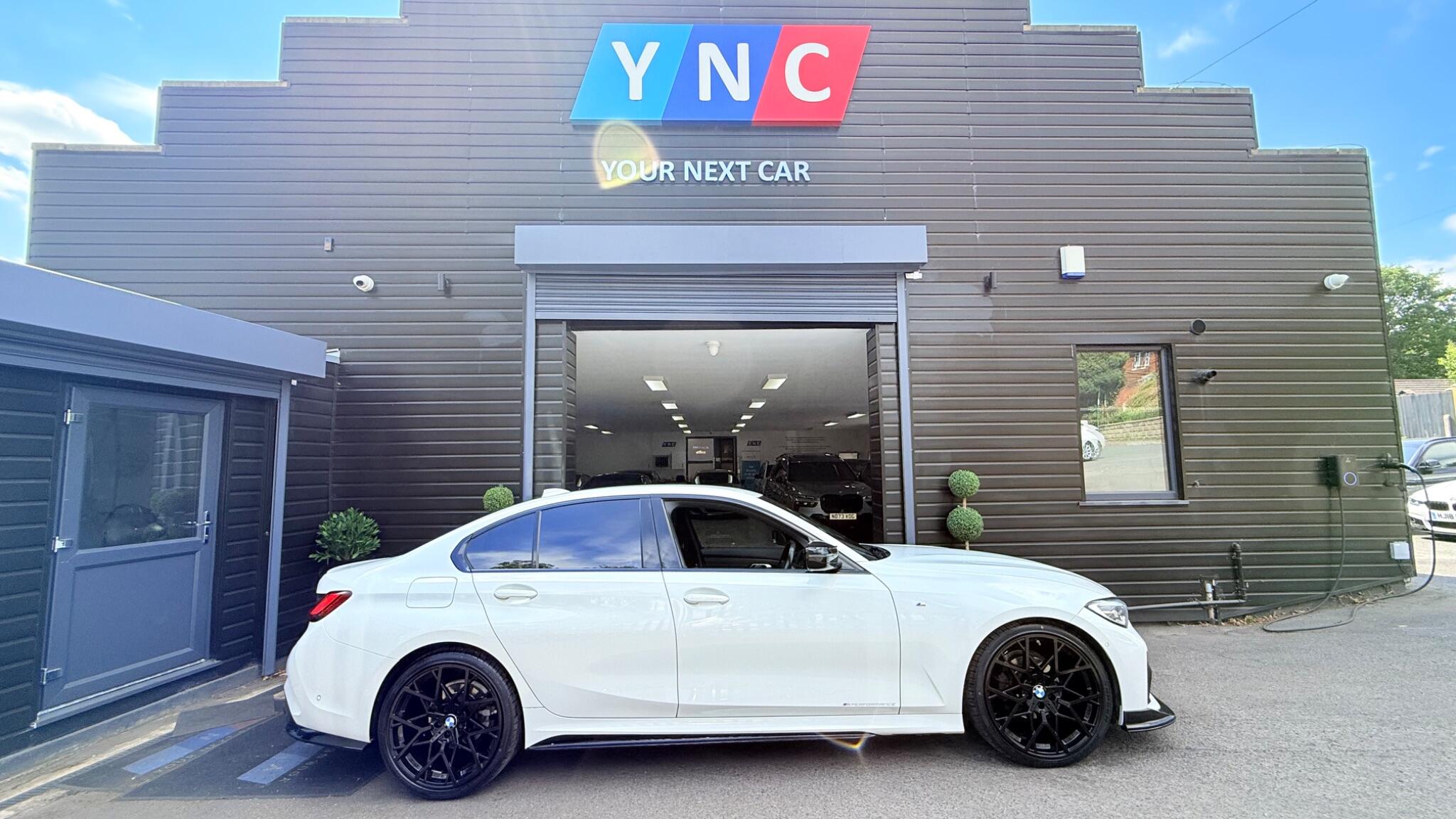 BMW 3 Series view 4