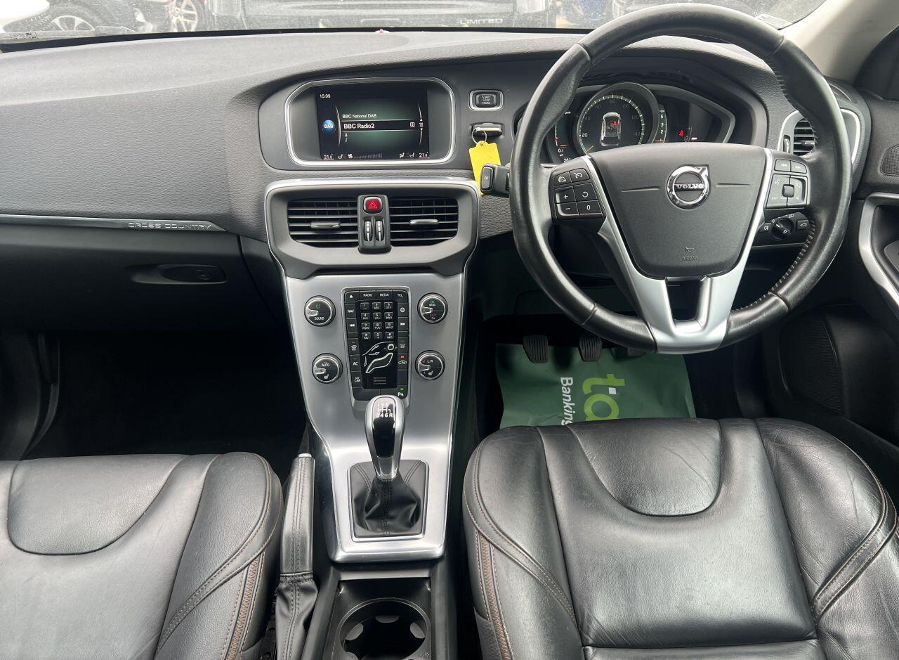 Volvo V40 Cross Country view 27