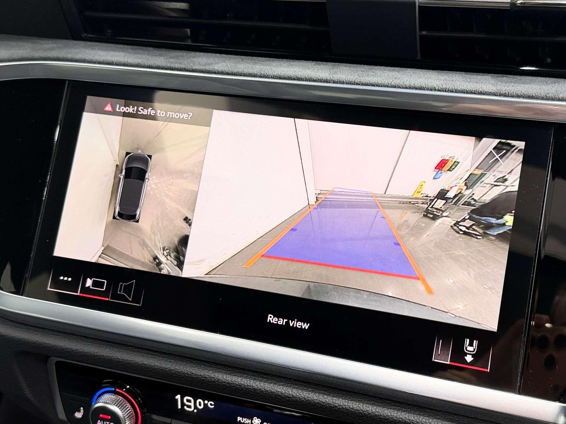 Audi RS Q3 view 50