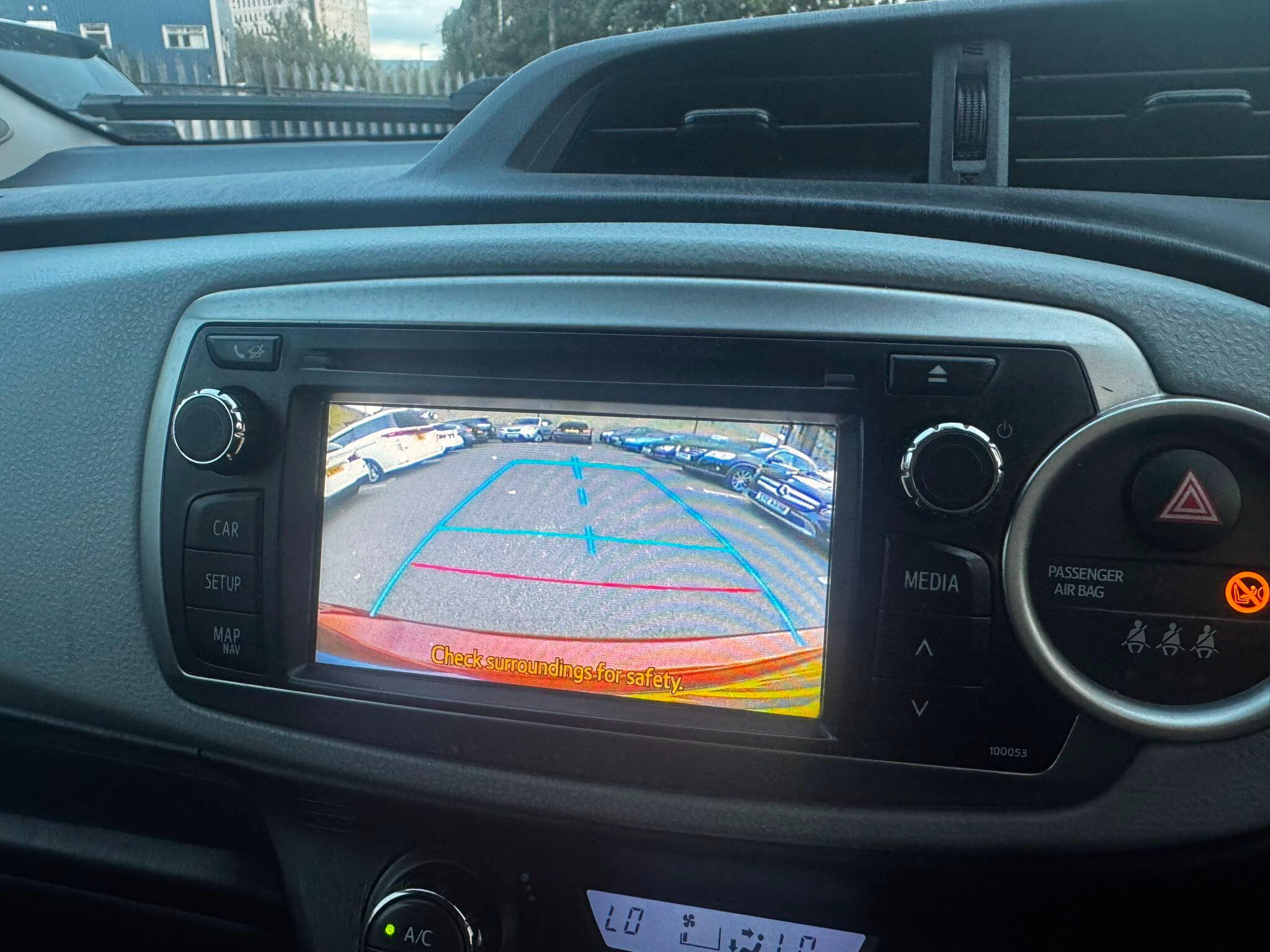 Toyota Yaris view 35