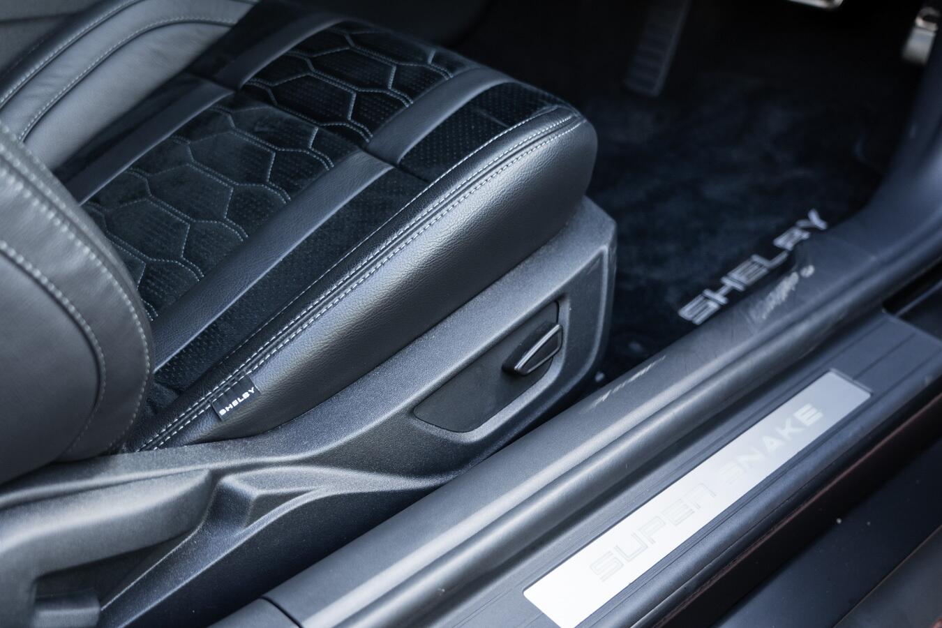 Ford Mustang view 34