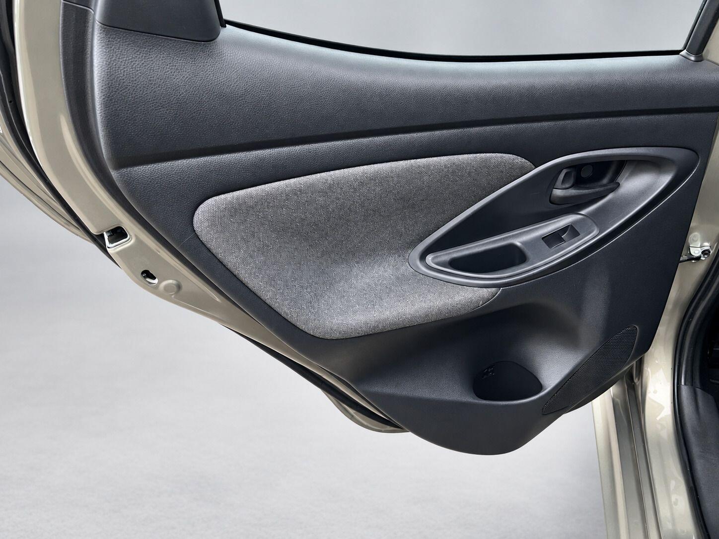 Toyota Yaris view 29