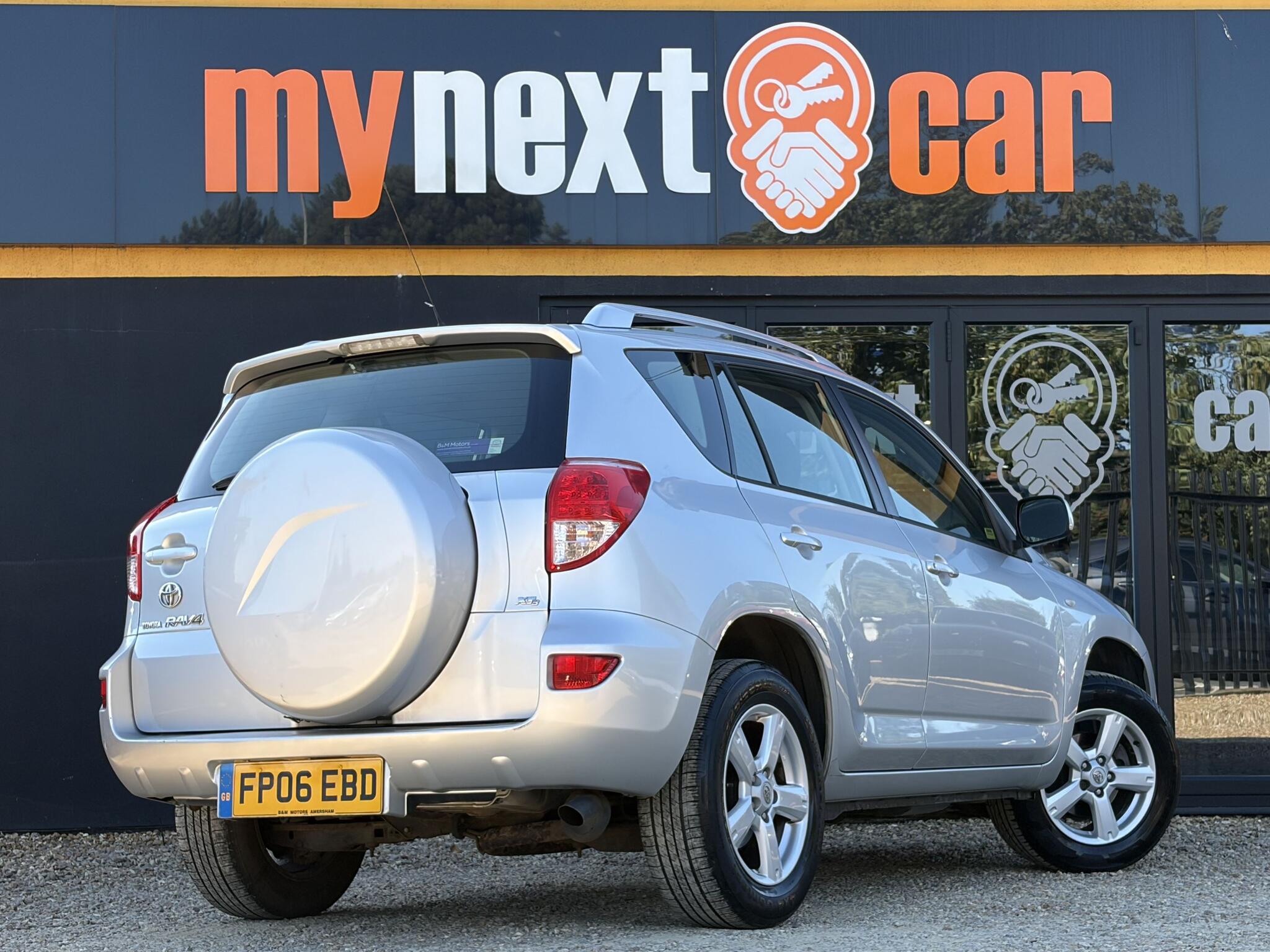 Toyota Rav4 view 9